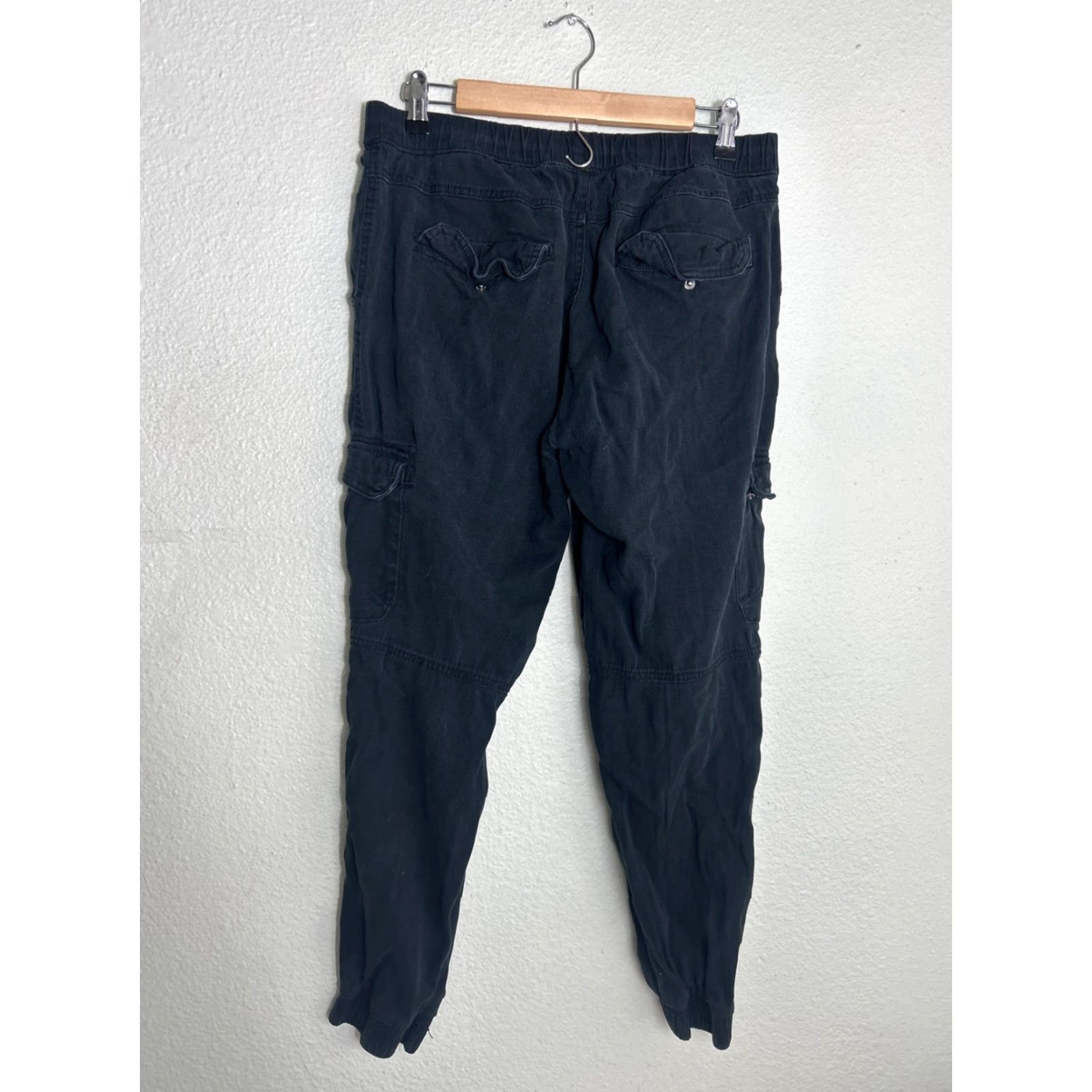 Guess VINTAGE Guess Mens Medium Black Ankle Cargo Joggers Missing Drawstring 32x27 Size US 31 - 7 Thumbnail