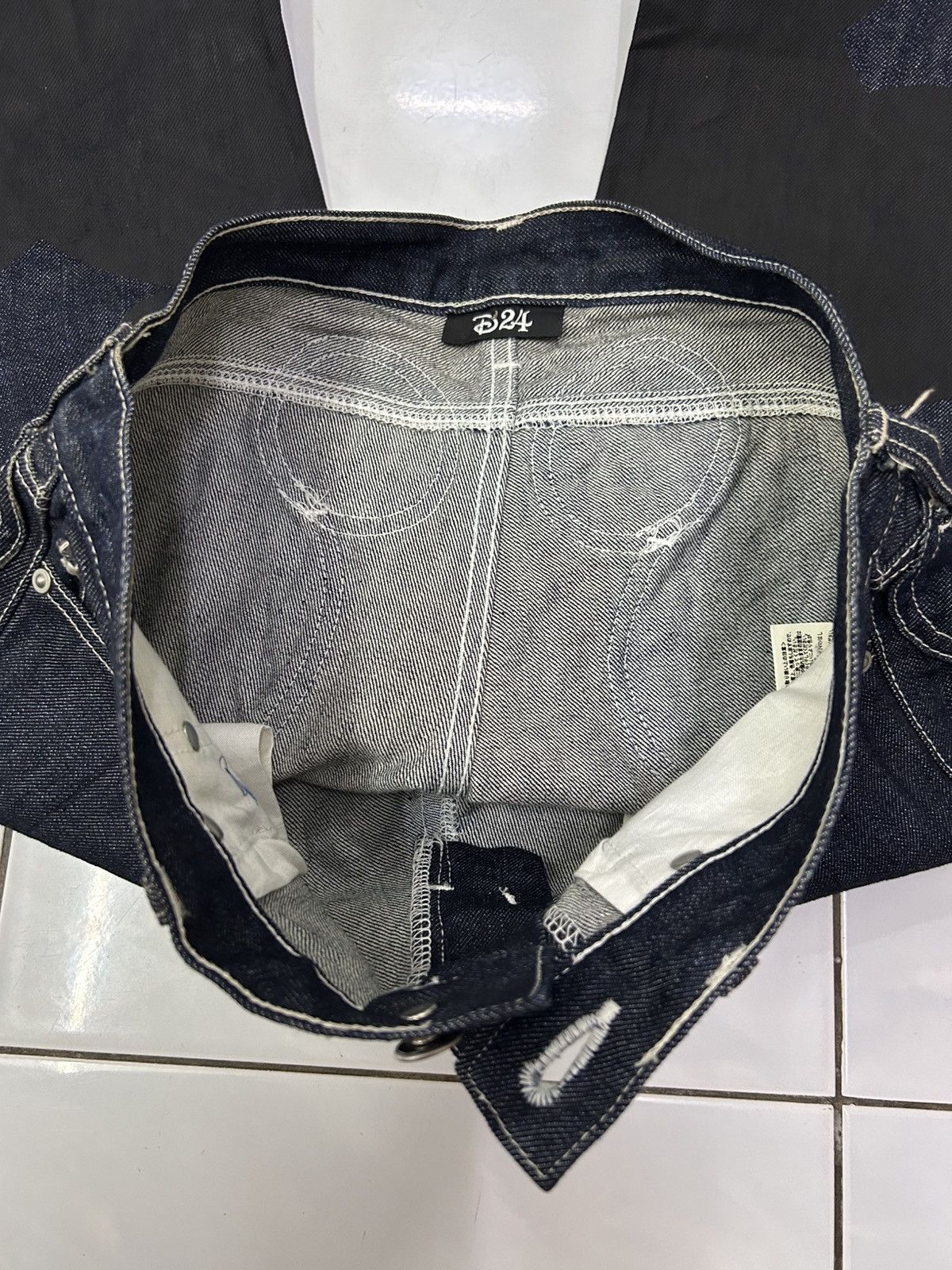 Disney × Japanese Brand Vintage Tokyo Disney D24 Japanese Brand Jeans Size US 31 - 8 Thumbnail