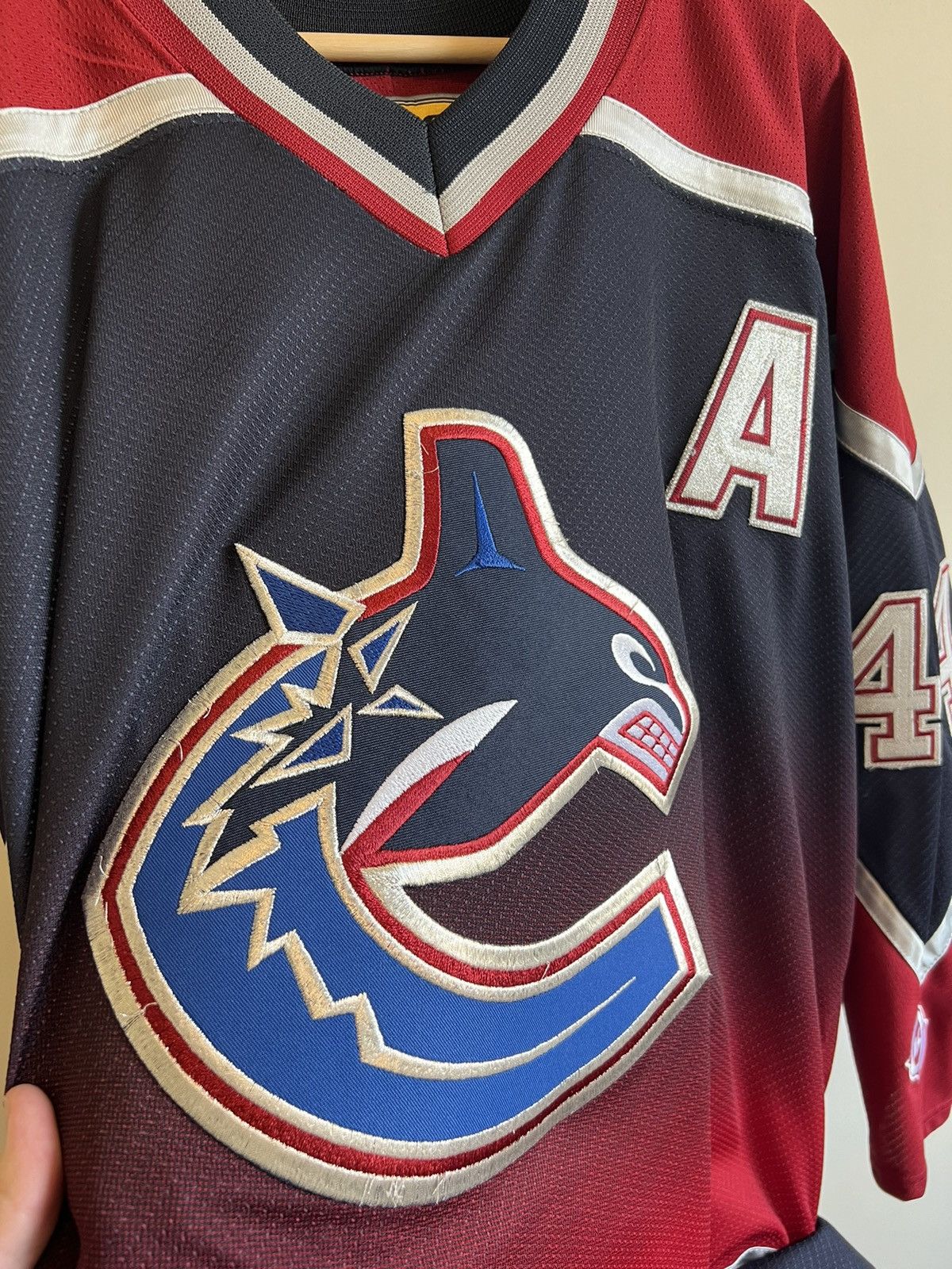 NHL × Vintage Vintage Todd bertuzzi Vancouver canucks koho jersey Size US XXL / EU 58 / 5 - 5 Thumbnail