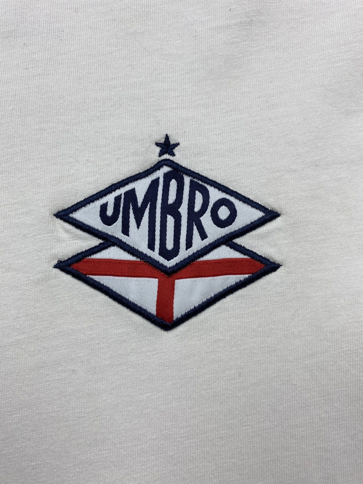 Umbro Umbro England Soccer Jersey Lampas Tee T Shirt Size US L / EU 52-54 / 3 - 7 Thumbnail