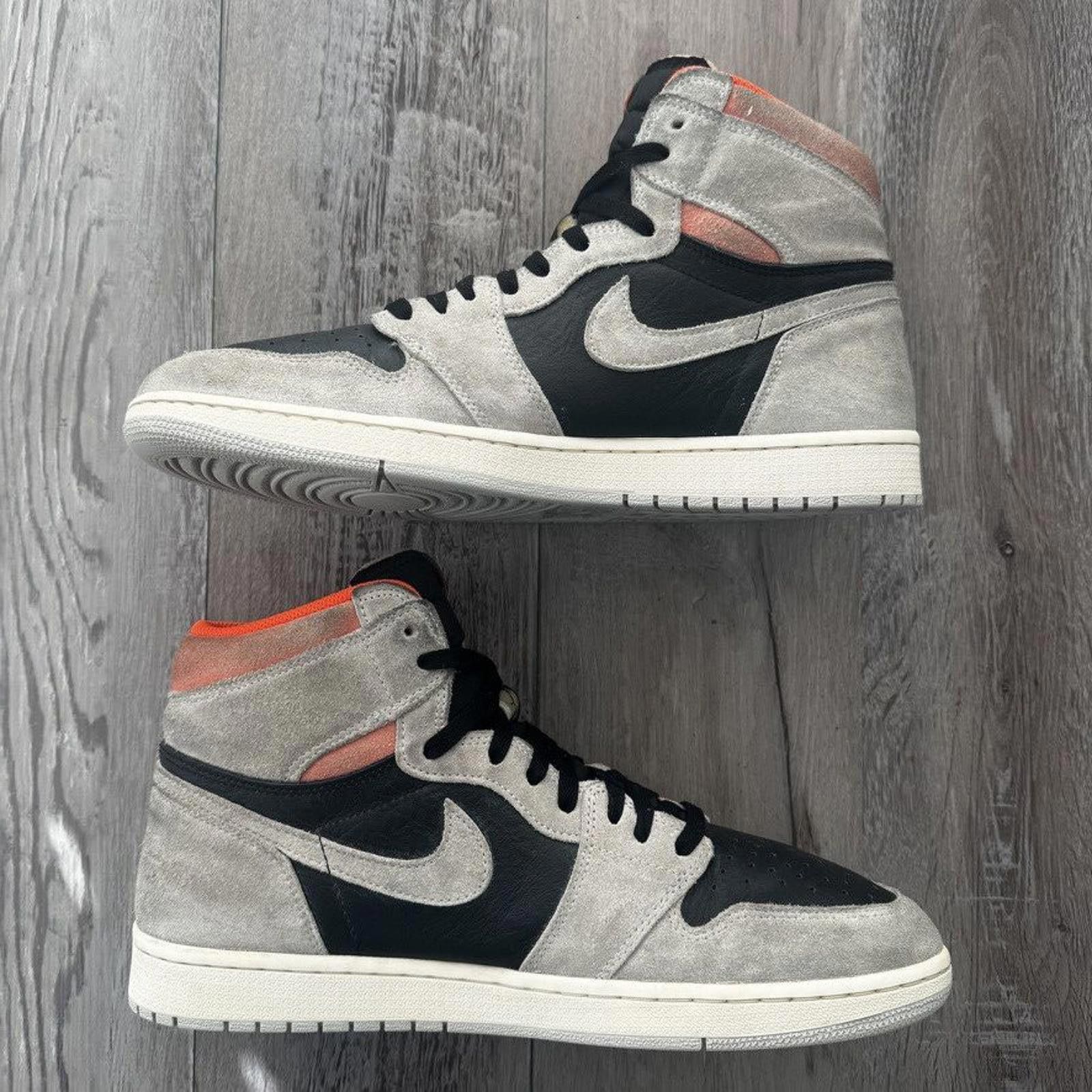 Jordan Brand NIKE • JORDAN 1 Retro "Neutral Grey/Hyper Crimson" (13M) Size US 13 / EU 46 - 3 Thumbnail