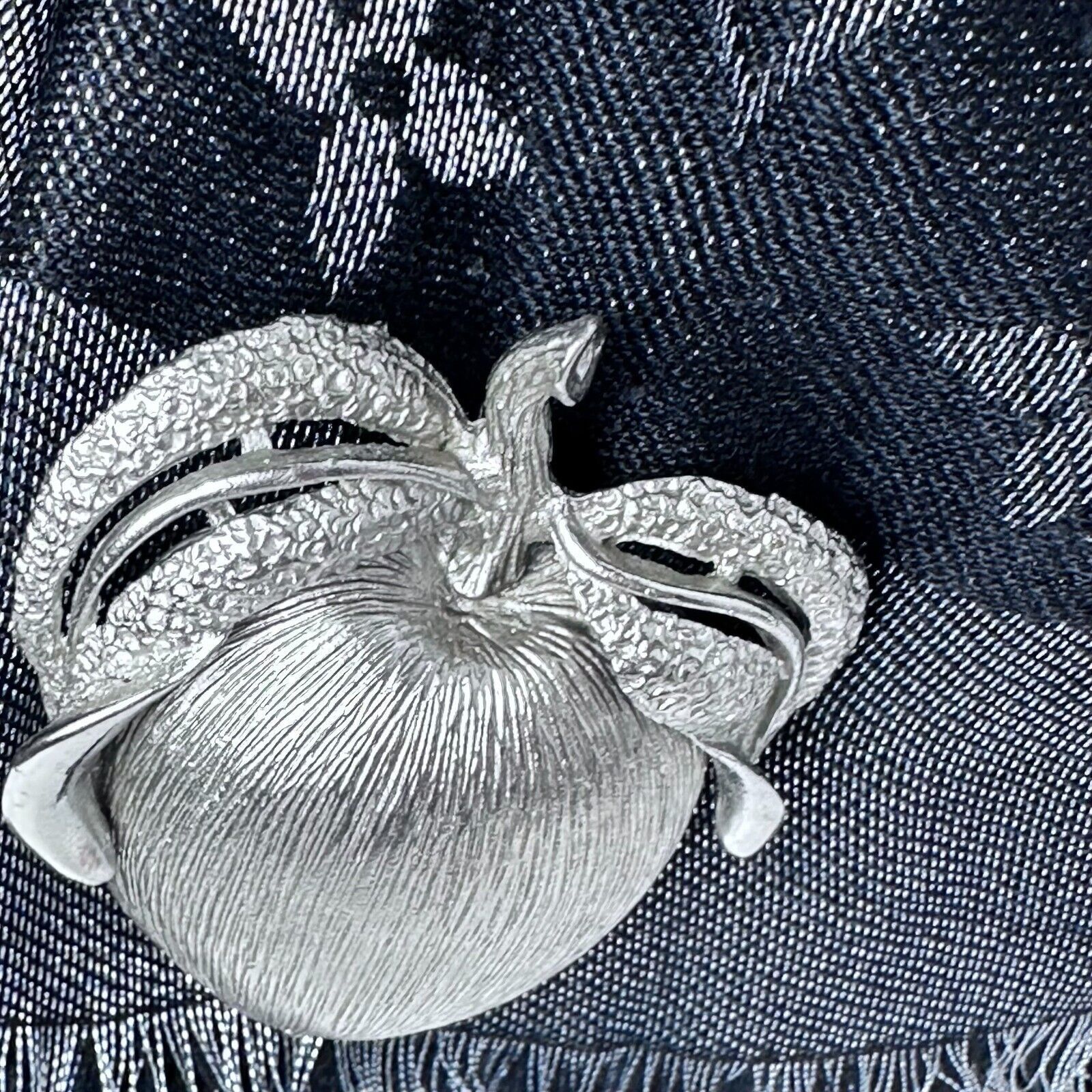 Other Sarah Coventry Vintage Silver Tone Apple Delight Brooch Pin Size ONE SIZE - 8 Thumbnail