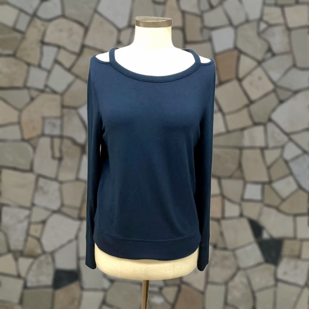 Athleta VINTAGE Athleta Women’s Sweater Cold Shoulder XS Blue Pullover Long Sleeve Womens XS Cold Shoulder Sleeve - Navy Blue Size XS / US 0-2 / IT 36-38 - 1 Thumbnail