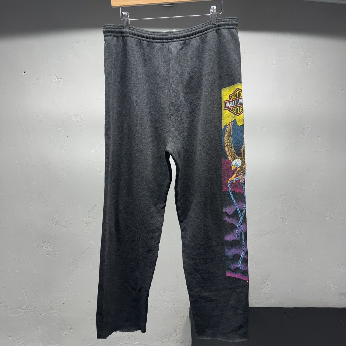 Harley Davidson 90s Harley Thrashed Eagle Chain Sweatpants ERD Grunge Chrome Size US 34 / EU 50 - 1 Thumbnail