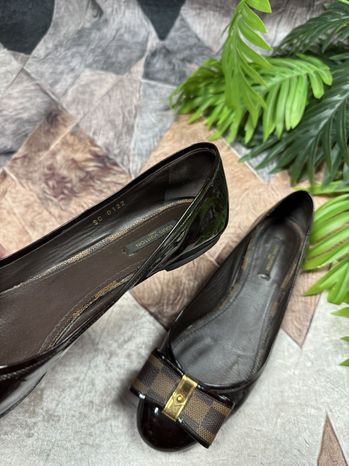 Louis Vuitton Louis Vuitton Brown Patent Leather ballet flats size 41 Size US 11 / IT 41 - 5 Thumbnail