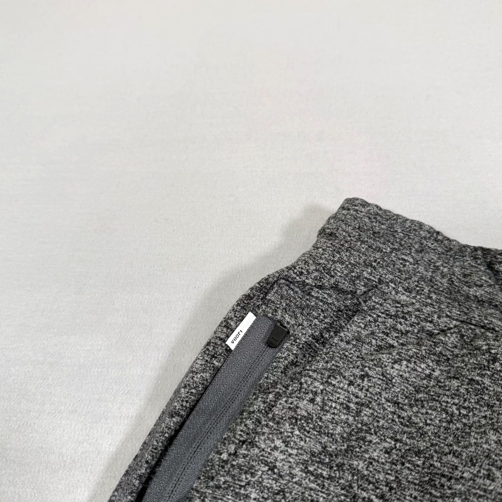 Vuori Vuori Mens Small Gray Ponto Knit Sweat Shorts with Drawstring & Pockets - Athletic Activewear, Casual Shirt? Size US 29 - 4 Thumbnail