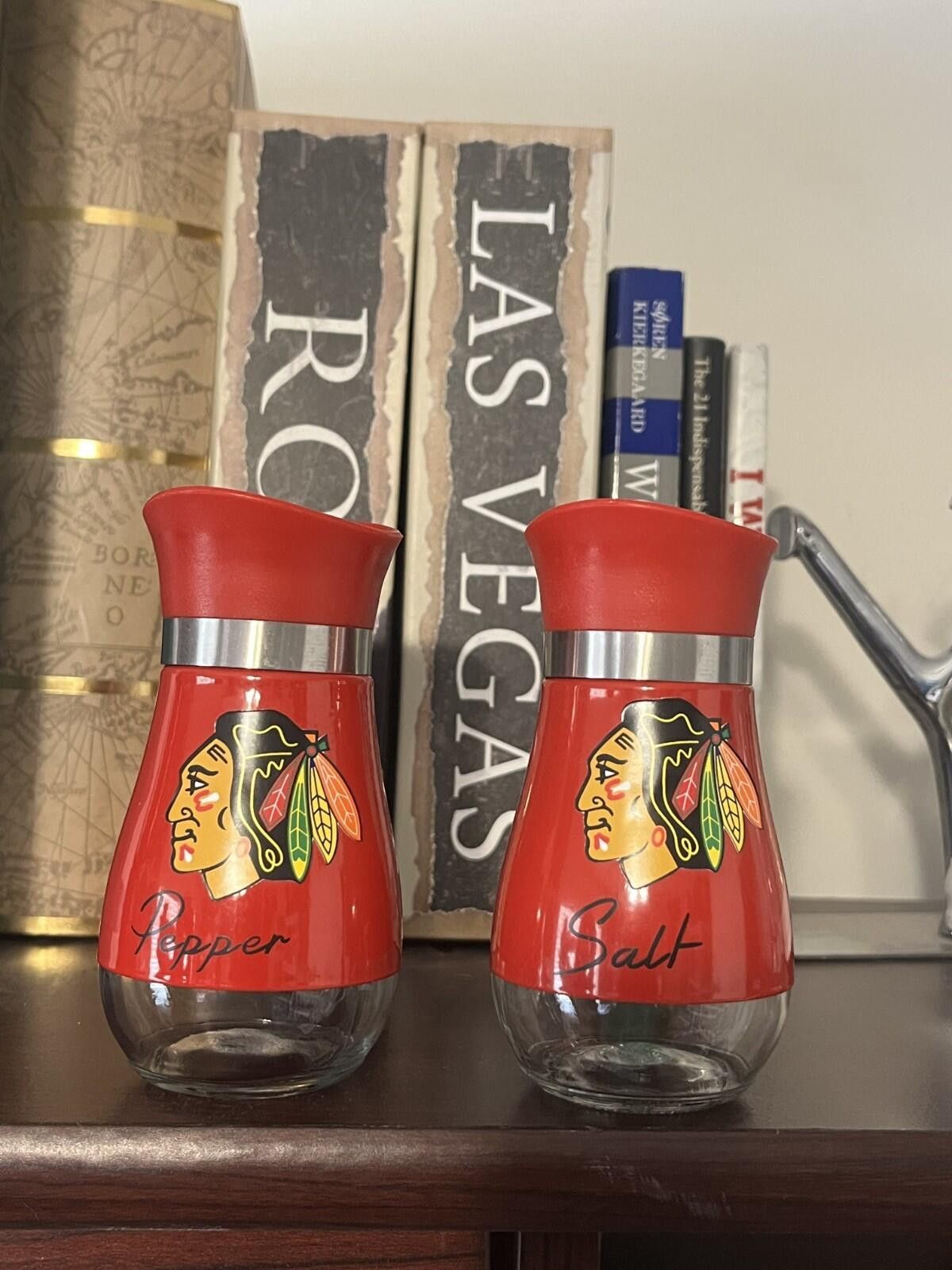 The Unbranded Brand Chicago Blackhawks Stainless Steel Salt & Pepper Shaker Size ONE SIZE - 1 Preview