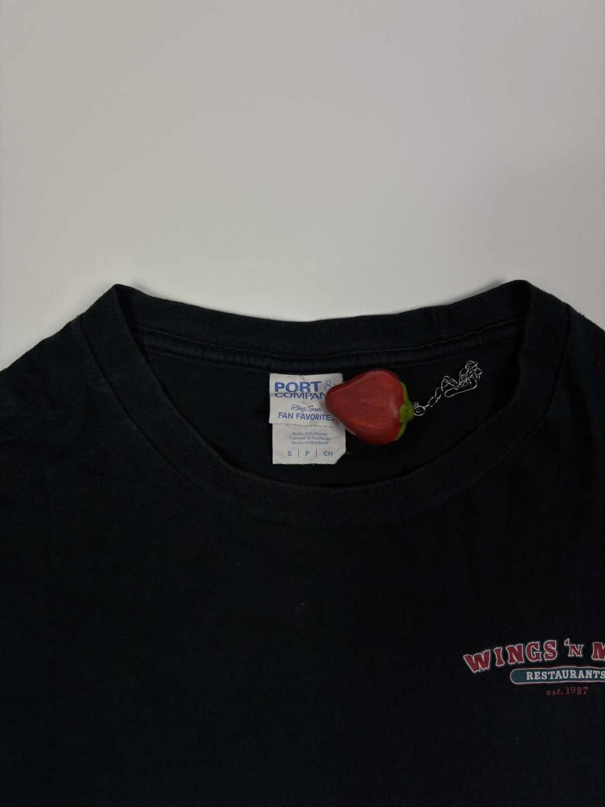 Vintage Vintage 2000s Wings ‘N More Restaurant Tee – Black – Size S Size US S / EU 44-46 / 1 - 4 Thumbnail