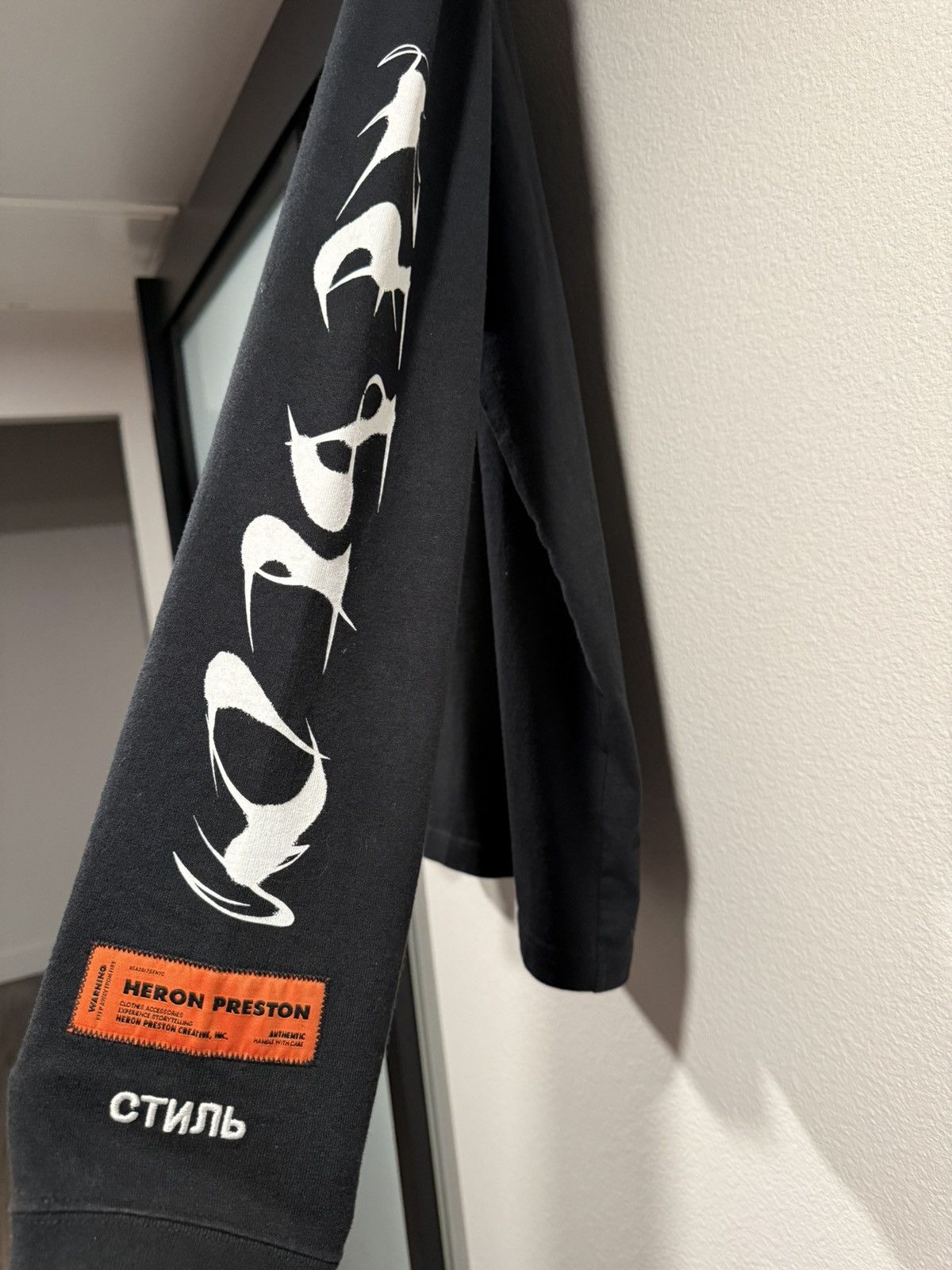 Heron Preston Heron Preston Mockneck Logo Detail L/S Tee Size US L / EU 52-54 / 3 - 3 Thumbnail