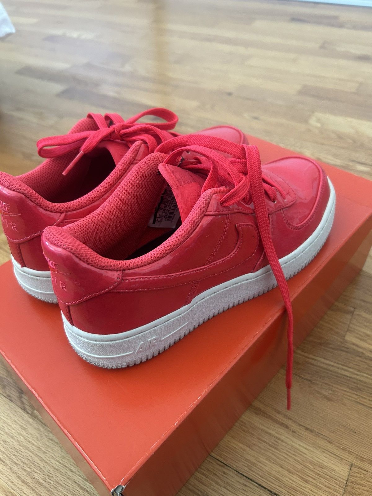 Nike Kid's Nike Air Force 1 Lv8 UV Low GS 'Siren Red Size US 4.5 / IT 34.5 - 5 Thumbnail