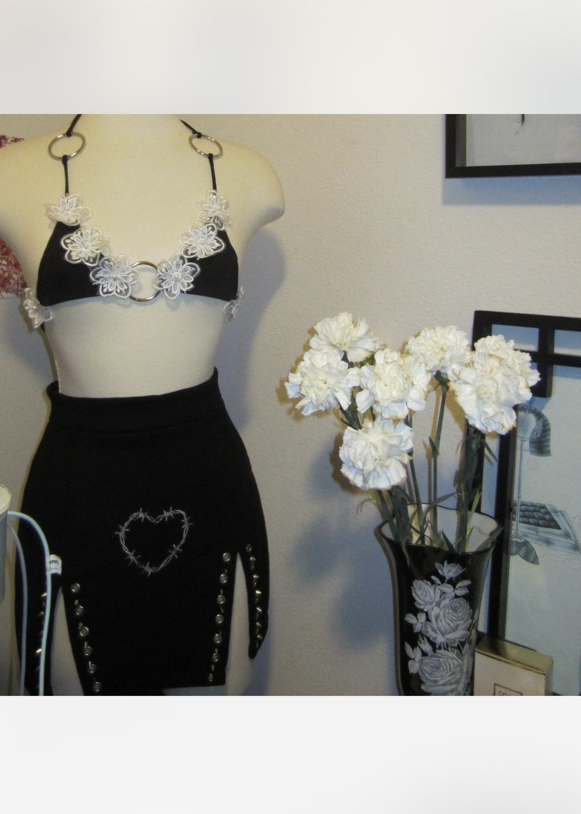 Designer × Other small bikini top 🤍 ♻️ It features a white flower pattern Size ONE SIZE - 1 Thumbnail