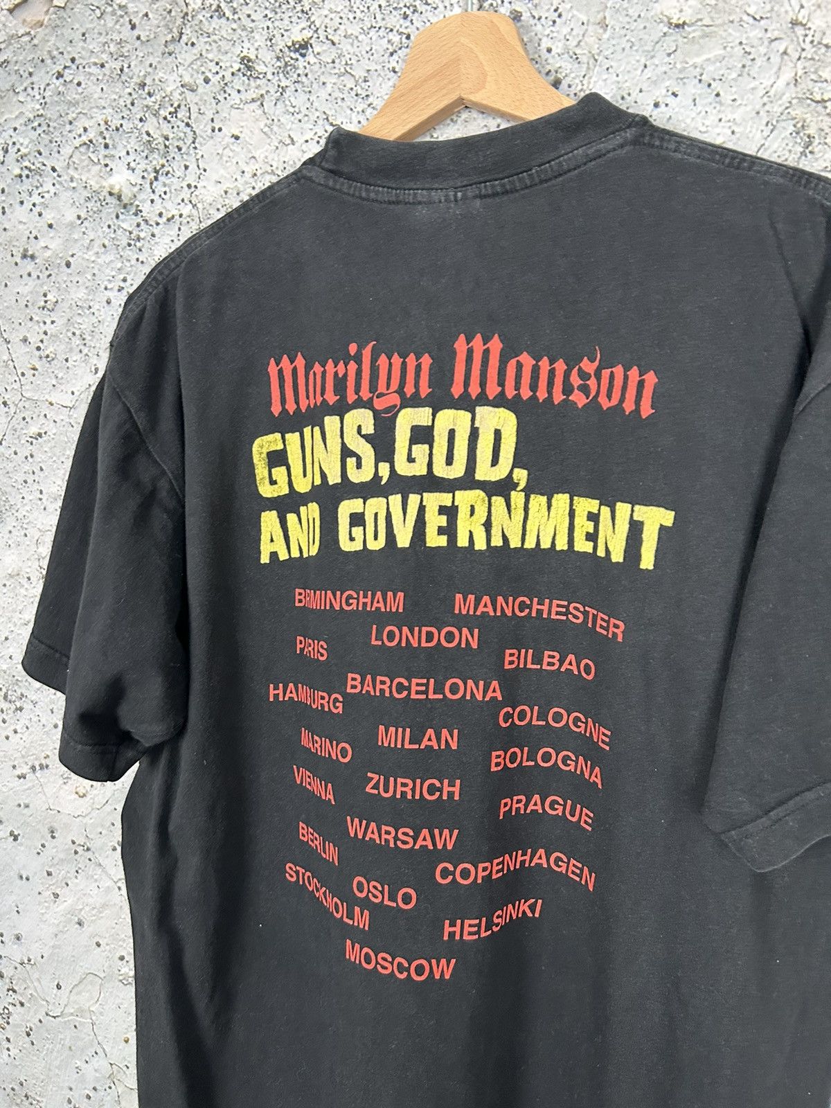Vintage Marilyn Manson Guns God and Government Rock Band Tee