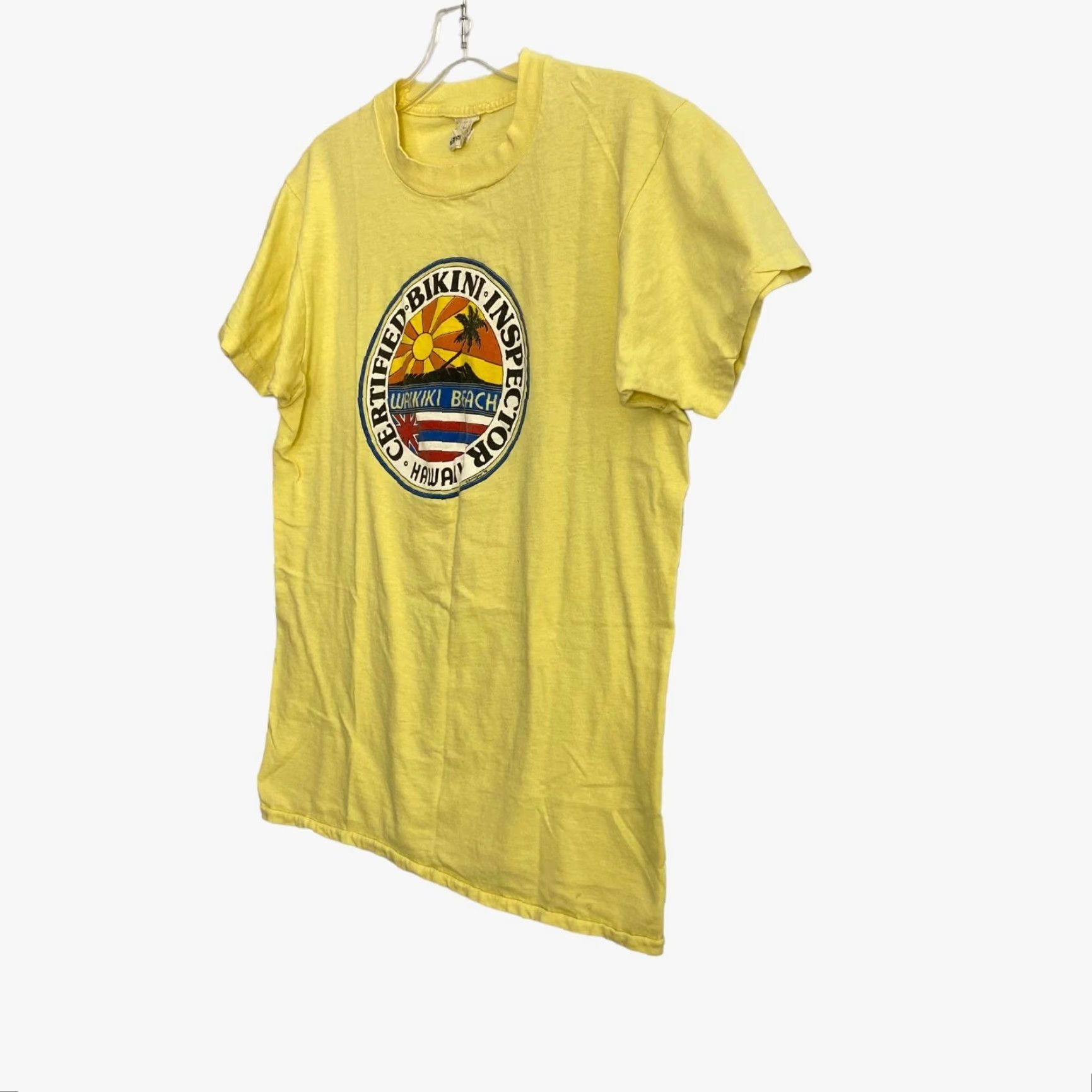 Vintage VINTAGE Screen Stars 70s Graphic T-Shirt Waikiki Beach Bikini Inspector Yellow Mens Small Size US S / EU 44-46 / 1 - 3 Thumbnail