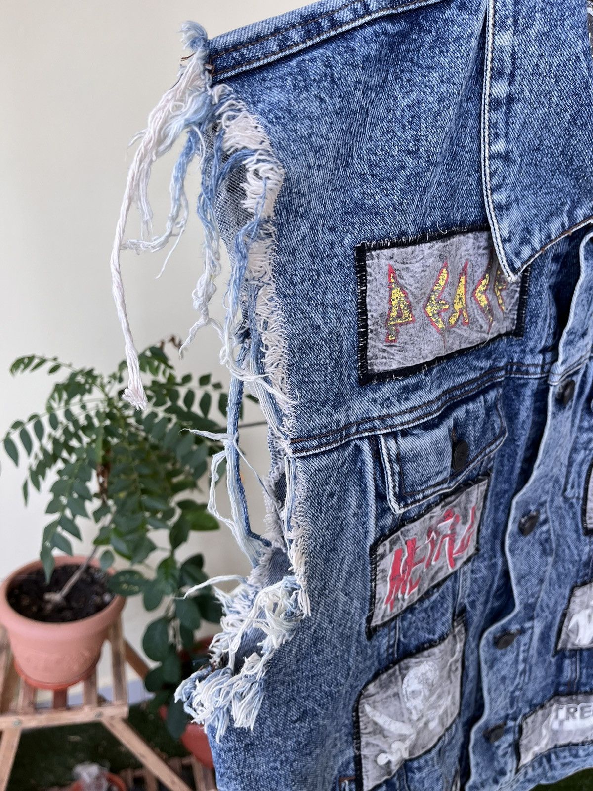 The People Vs. RARE 💎 TPVS Ragged Patches Denim Vest Size US S / EU 44-46 / 1 - 8 Thumbnail