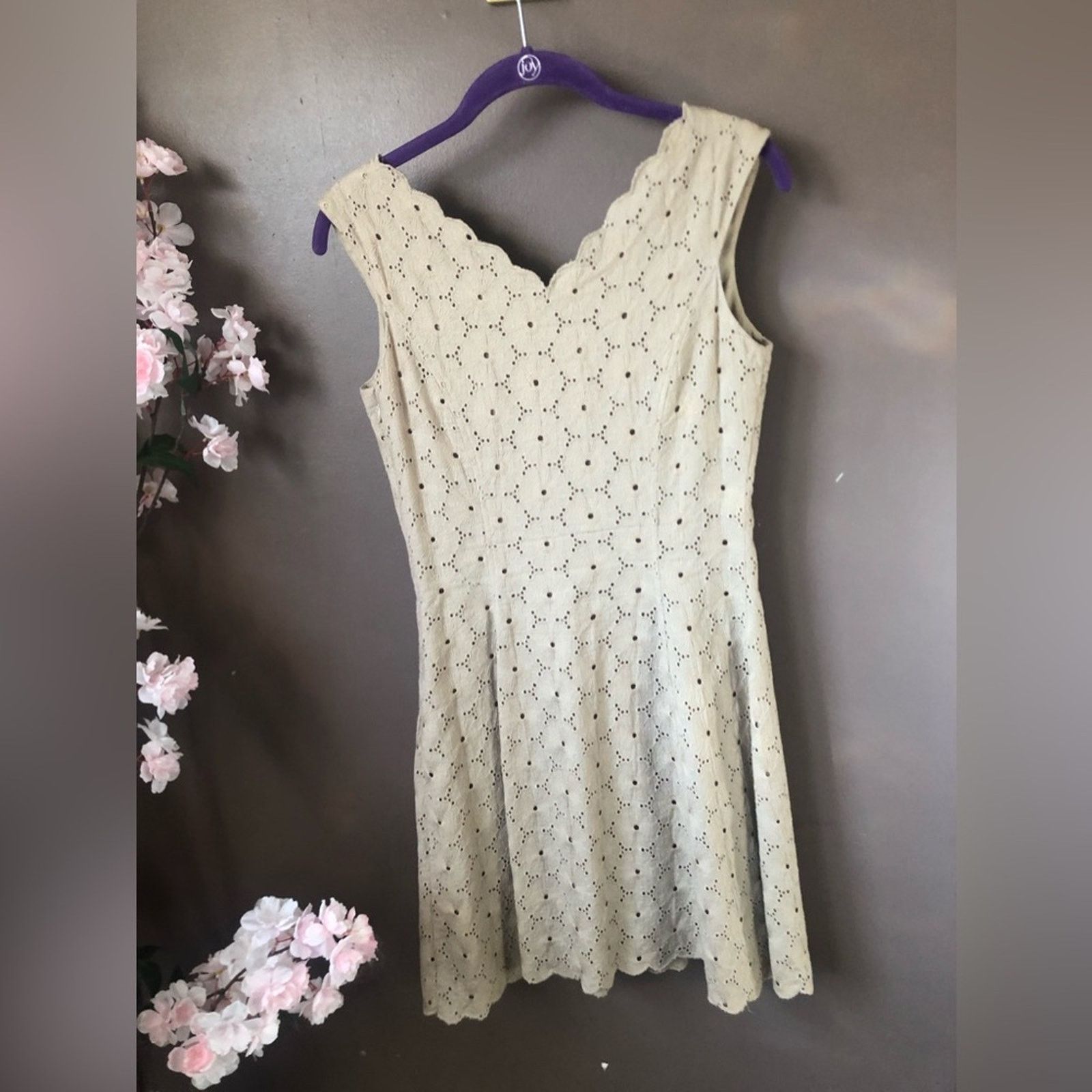 Guess Guess dress floral embroidered in cream/nude Size S / US 4 / IT 40 - 5 Thumbnail