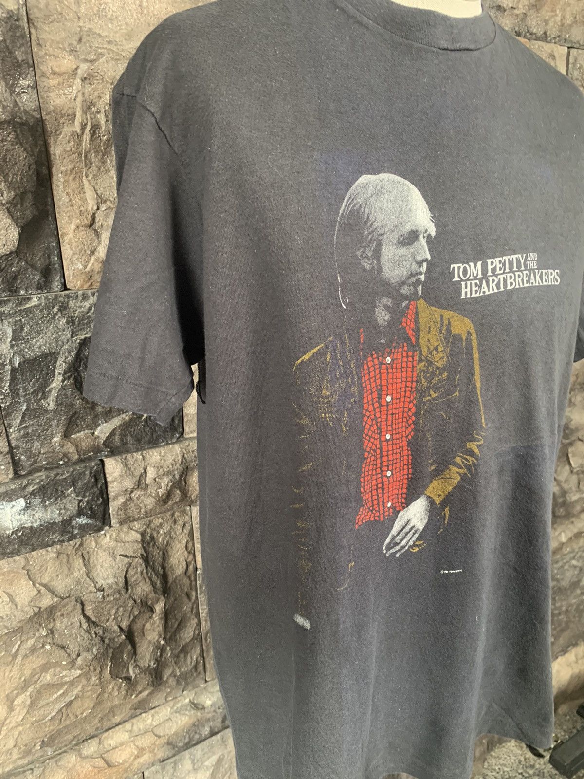 Band Tees × Vintage Vintage 80s Tom Petty And The Heartbreakers Rock Band Tshirt Size US XL / EU 56 / 4 - 5 Thumbnail