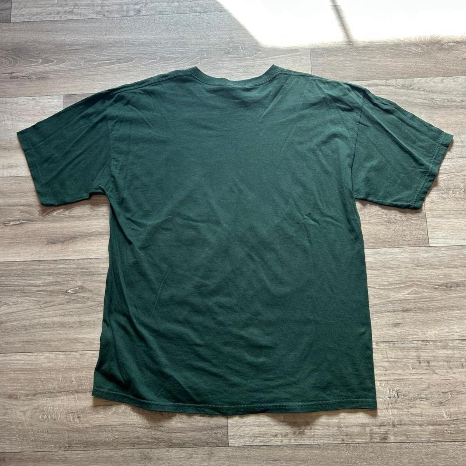 NFL Vintage 90’s Brett Favre Packers NFL green t-shirt size L Size US L / EU 52-54 / 3 - 4 Thumbnail