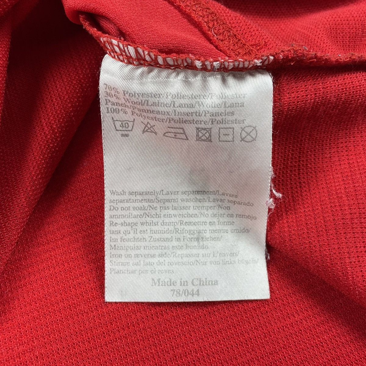 Umbro × Vintage Vintage Umbro Manchester United 2000/2002 Home Soccer Jersey Size US XL / EU 56 / 4 - 16 Thumbnail