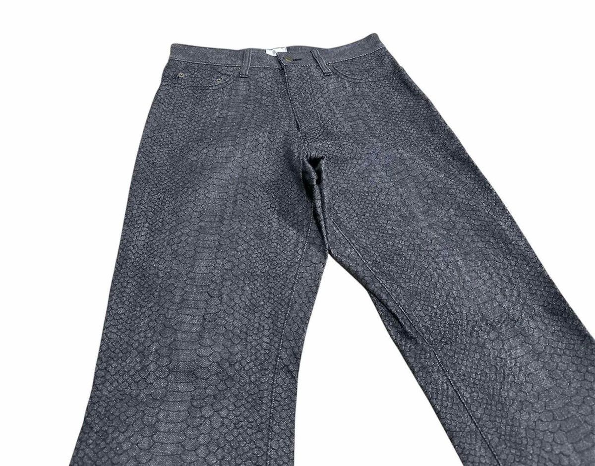 If Six Was Nine × Japanese Brand × Le Grande Bleu (L.G.B.) 🔥Y2K Japanese Flared Denim Snakeskin Embroidered Reptile Size US 30 / EU 46 - 3 Thumbnail