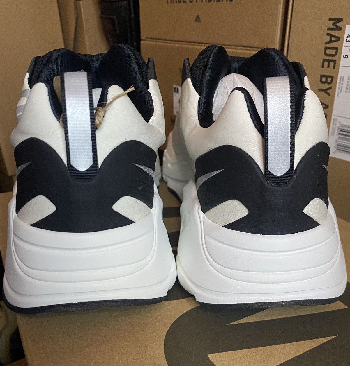 Yeezy adidas Yeezy 700 MNVN Laceless ‘Analog’ size10.5 DS w OG All Size US 10.5 / EU 43-44 - 9 Thumbnail
