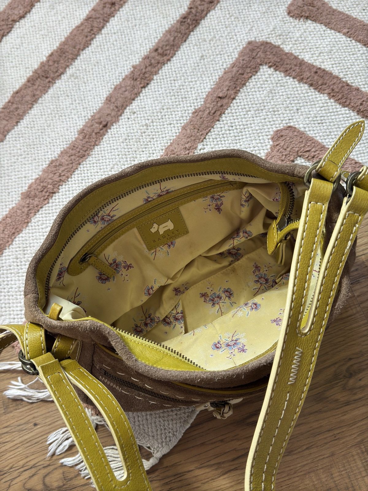 Vintage VINTAGE RADLEY SUEDE 2000s BAGUETTE BAG Size ONE SIZE - 5 Thumbnail
