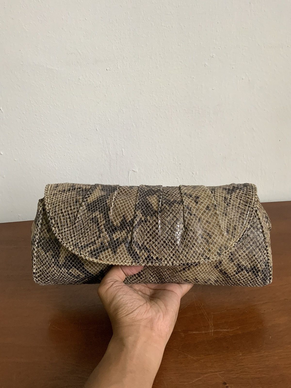 Banana Republic Banana Republic Python Leather Clutch Bag Size ONE SIZE - 8 Thumbnail
