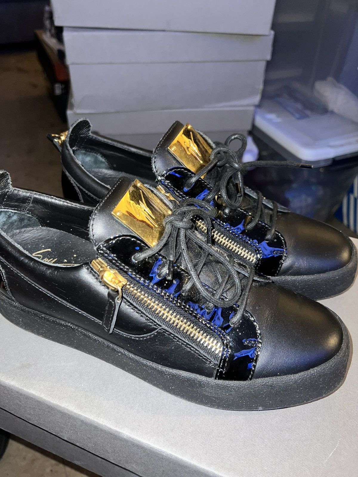 Giuseppe Zanotti Giuseppe Zanotti Men's Lo-Top BLK/GLD May L Leather Sneaker Size US 9.5 / EU 42-43 - 2 Thumbnail