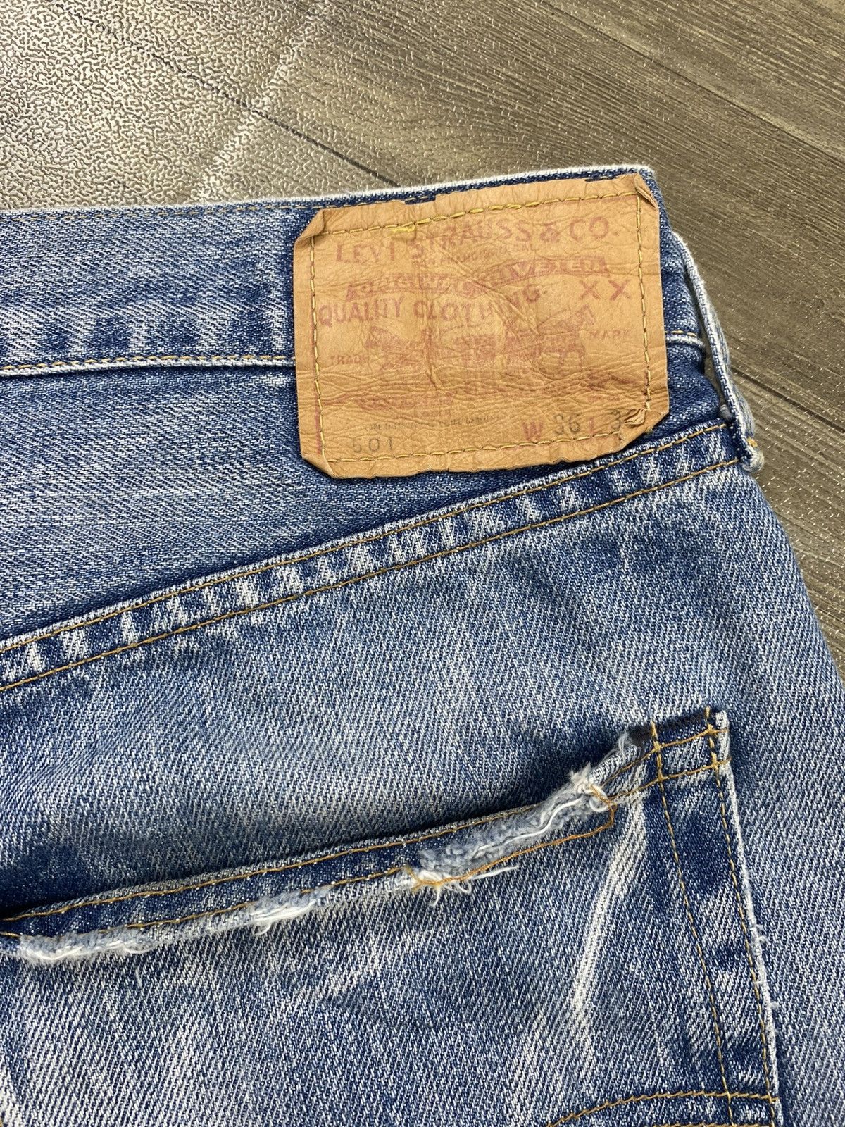Levi's Vintage Clothing 🇯🇵Vintage Levis 501XX LVC Rindem Selvedge Distressed Jeans Size US 36 / EU 52 - 15 Thumbnail