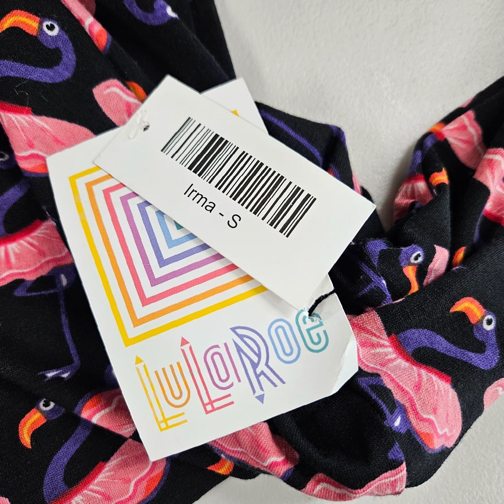 Vintage VINTAGE LuLaRoe Womens Irma Top Sz Small Black Pink Flamingos Short Sleeve Size S / US 4 / IT 40 - 6 Thumbnail