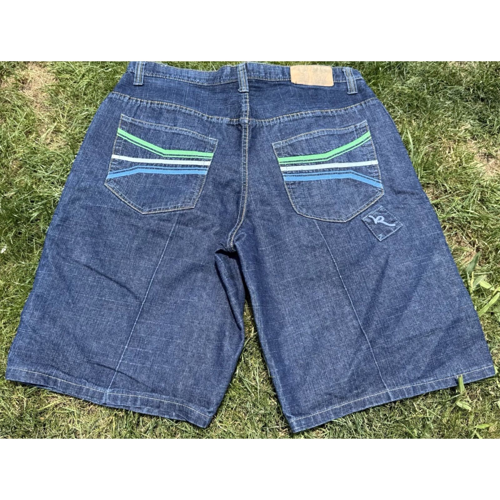 Rocawear VINTAGE Rocawear Denim Jorts Baggy Wide Embroidered Logo 5-Pocket Mens 38 Blue Size US 38 / EU 54 - 2 Thumbnail