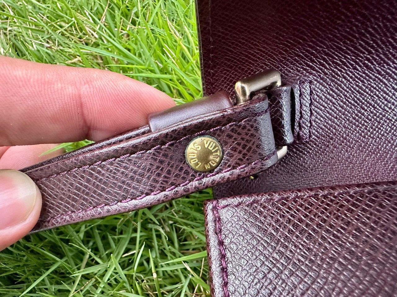 Louis Vuitton Authentic Louis Vuitton Taiga Leather Kourad Clutch Bag Size ONE SIZE - 10 Thumbnail