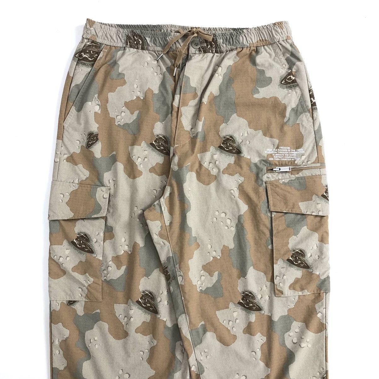 GU × Jun Takahashi × Undercover Undercover X Gu UFO Space Camo Baggy Cargo Pants Size US 32 / EU 48 - 3 Thumbnail