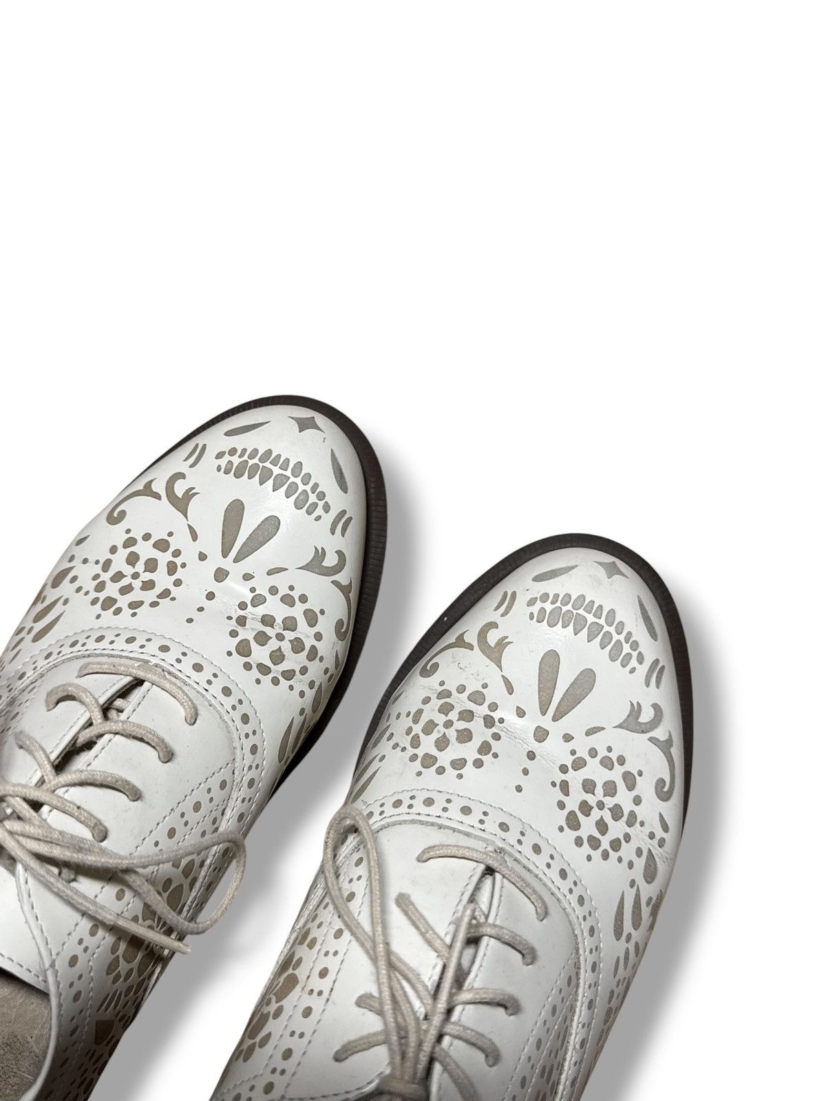 Dr. Martens Dr. Martens Aila Leather White Shoes Size US 8 / IT 38 - 6 Thumbnail
