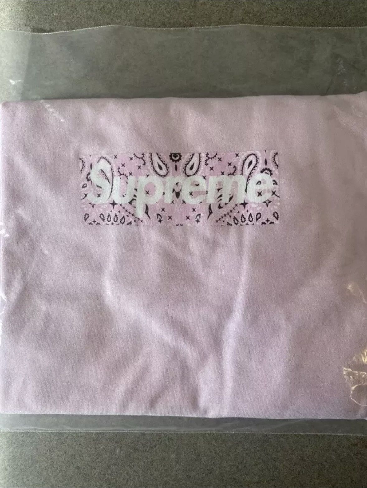 Supreme Supreme Bandana Box Logo Tee Size US L / EU 52-54 / 3 - 2 Thumbnail