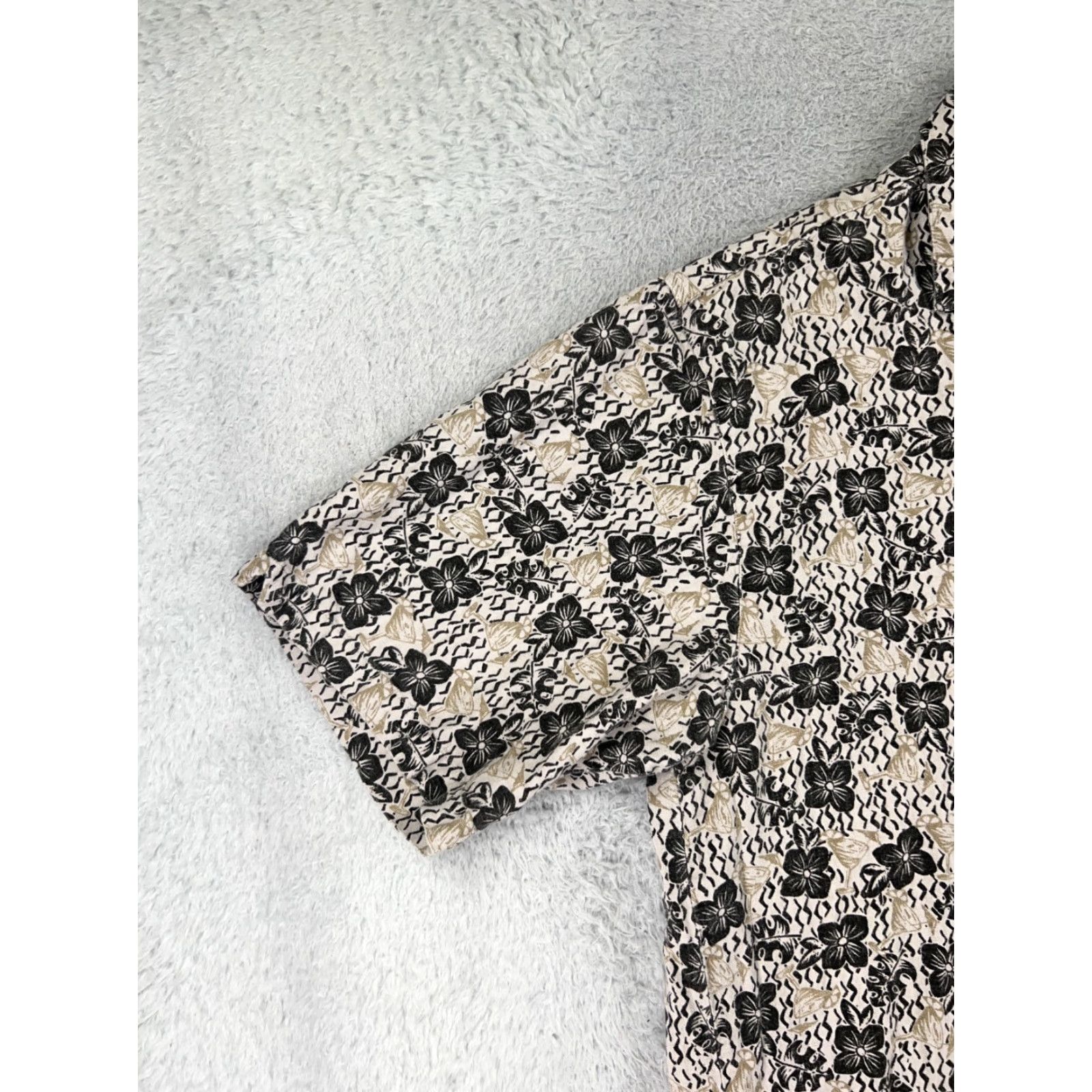 Vintage Columbia Shirt Men Large Beige Floral Cocktail Print Hawaiian Viscose Blend Size US L / EU 52-54 / 3 - 5 Thumbnail
