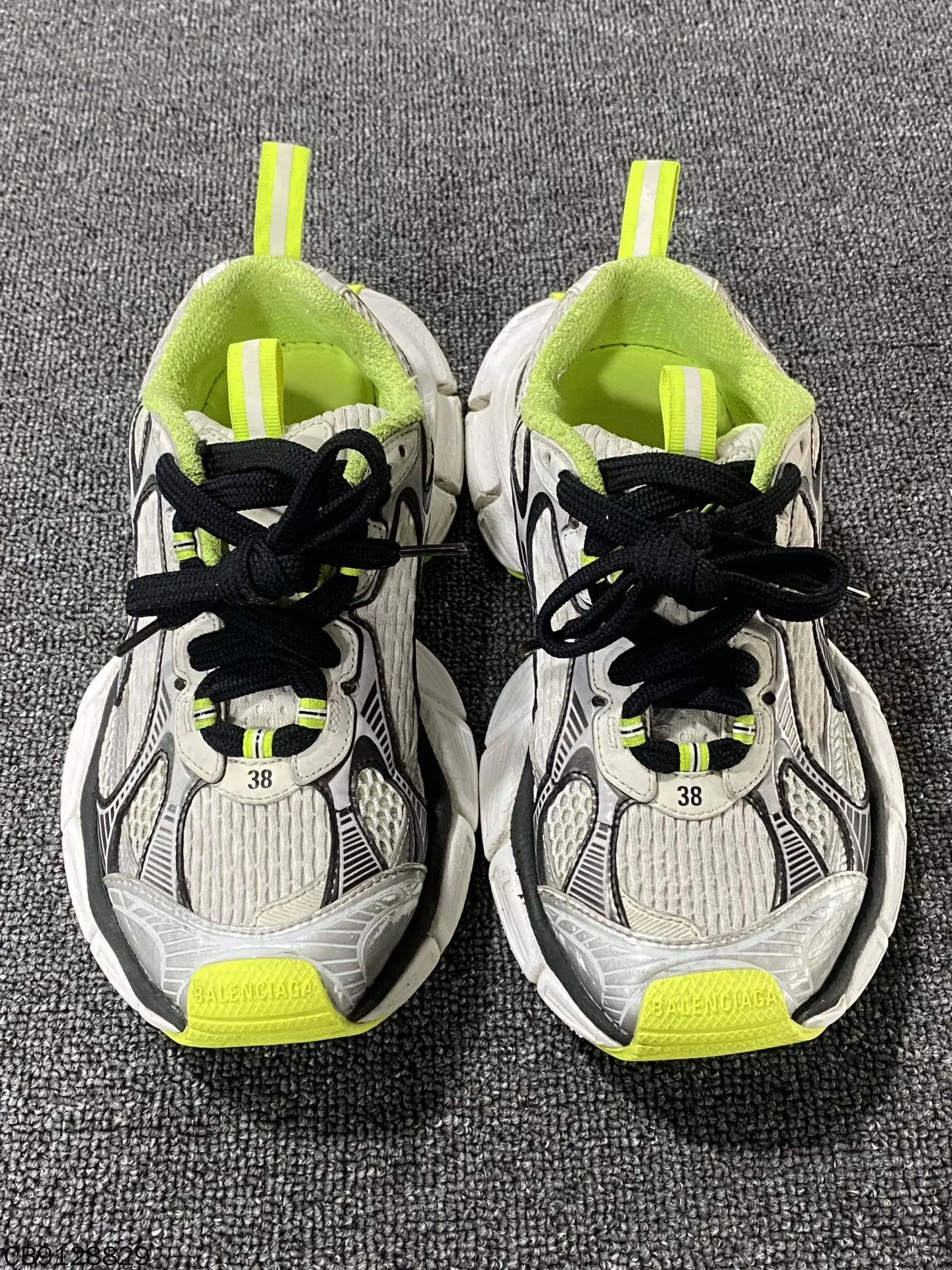 Balenciaga Balenciaga 3XL vintage distressed dad shoe sneakers size 38 Size US 7.5 / IT 37.5 - 2 Thumbnail