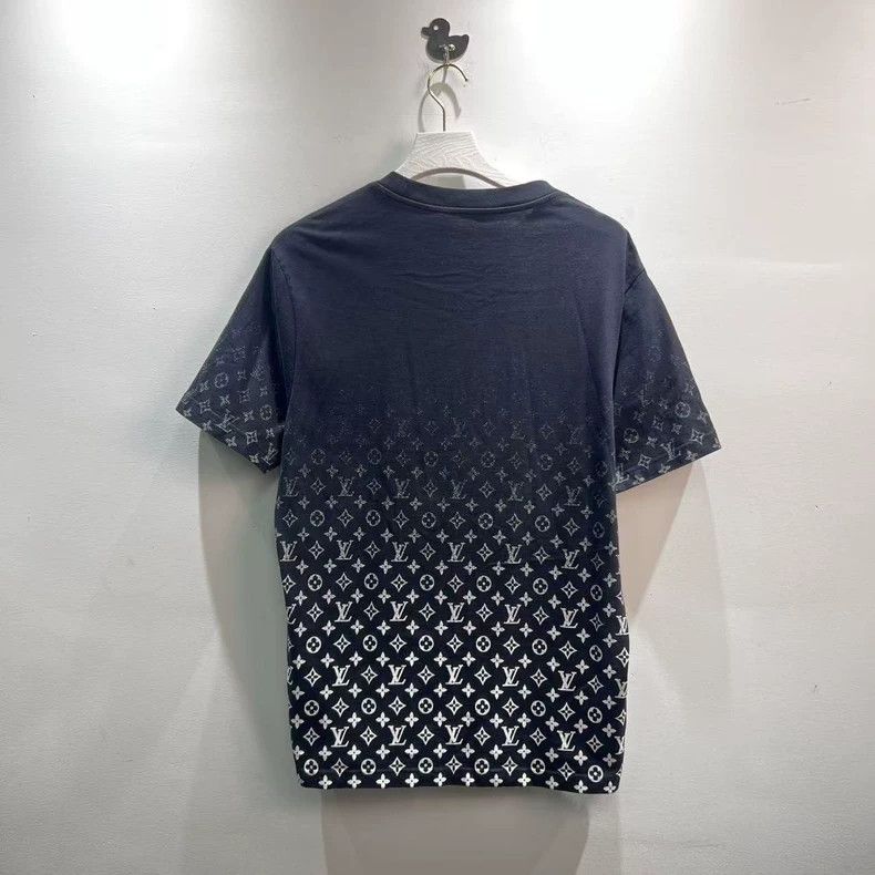 Louis Vuitton Louis Vuitton Gradient full-print Logo short sleeve Size US XL / EU 56 / 4 - 3 Thumbnail