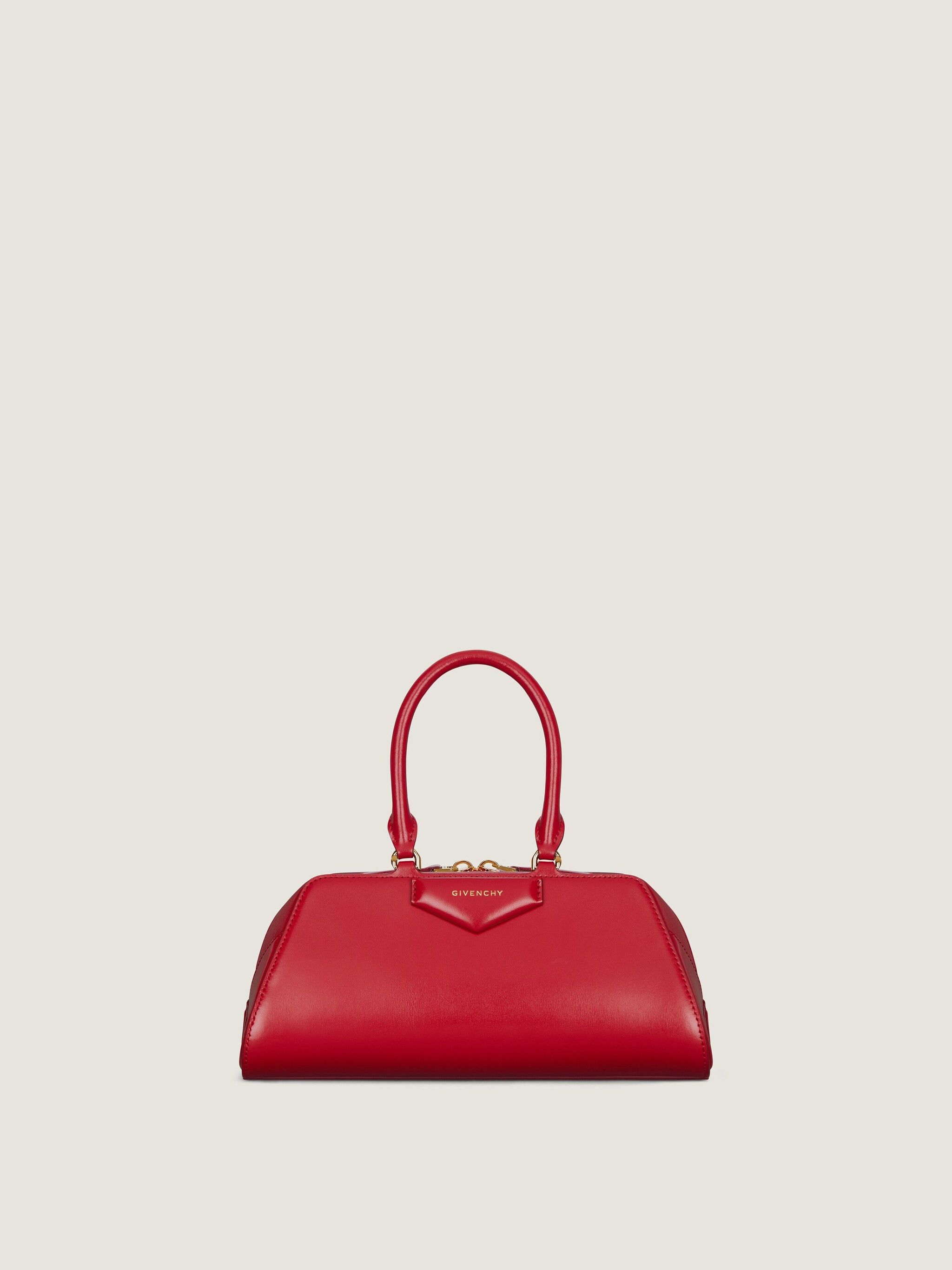 Givenchy o1srvl11e0926 Size: OS / Small Antigona East-West Bag in Red Size ONE SIZE - 1 Thumbnail