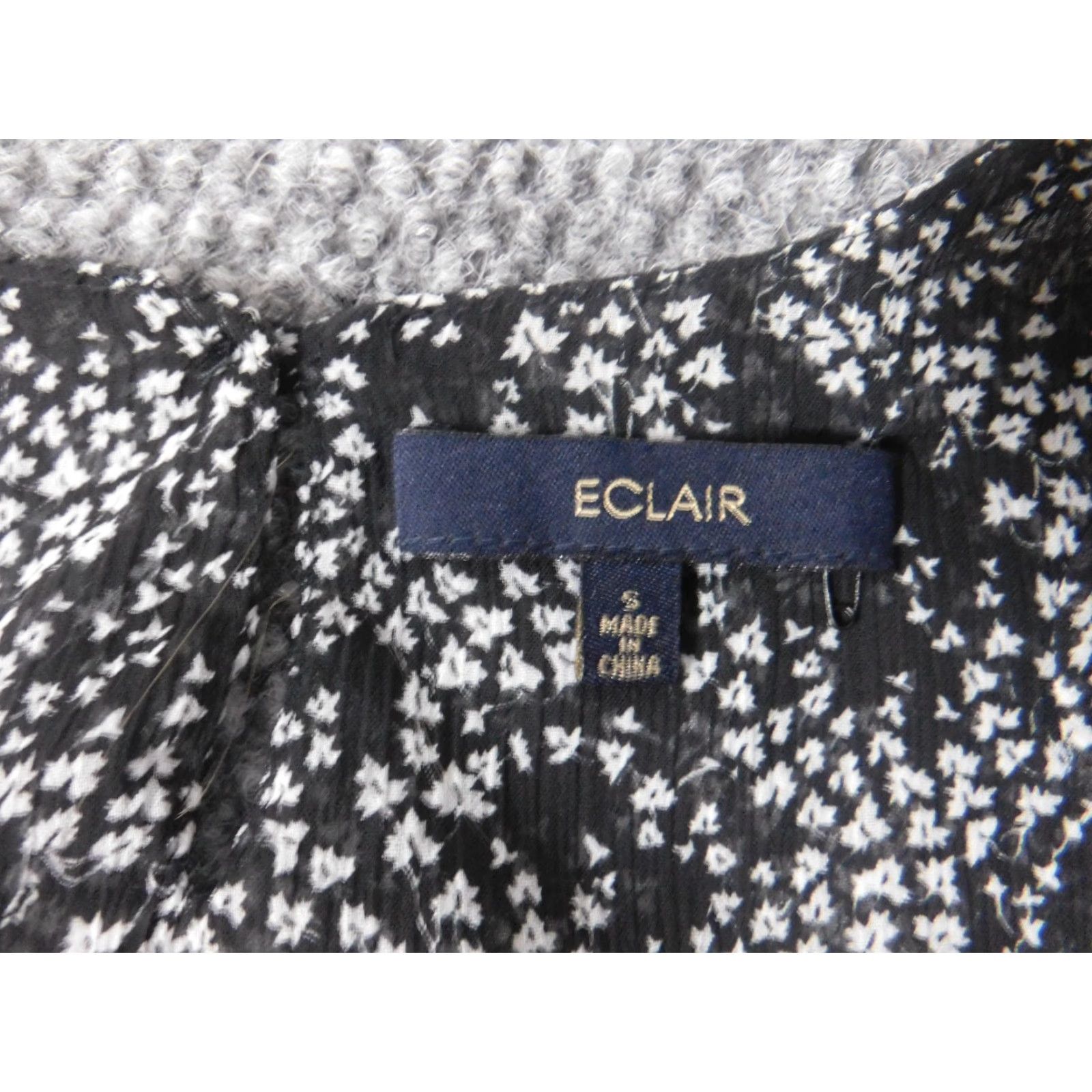 Vintage Eclair Blouse Shirt Women Short Sleeve Crew Neck Black Floral Medium Regular with Stretch Size S / US 4 / IT 40 - 4 Thumbnail