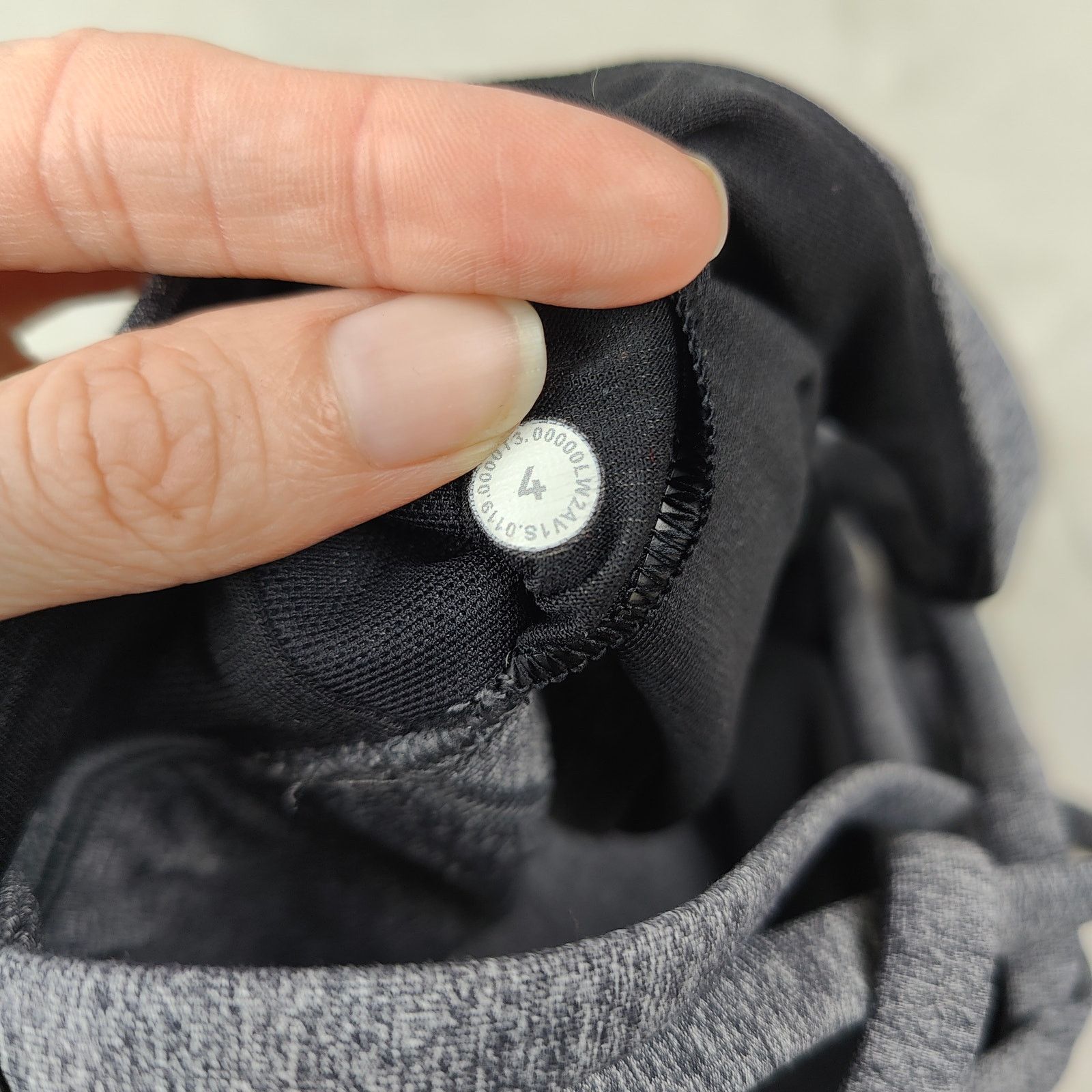 Lululemon Lululemon Energy Bra Womens 4 Long Line Heathered Black Size ONE SIZE - 4 Thumbnail
