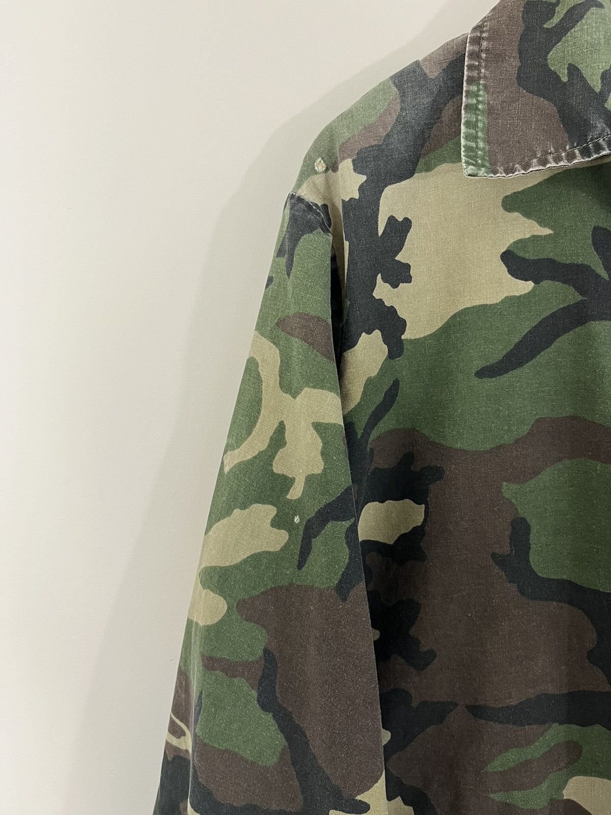 Vintage Thrashed Camo Print Military Army Overshirt Jacket Size US XL / EU 56 / 4 - 6 Thumbnail