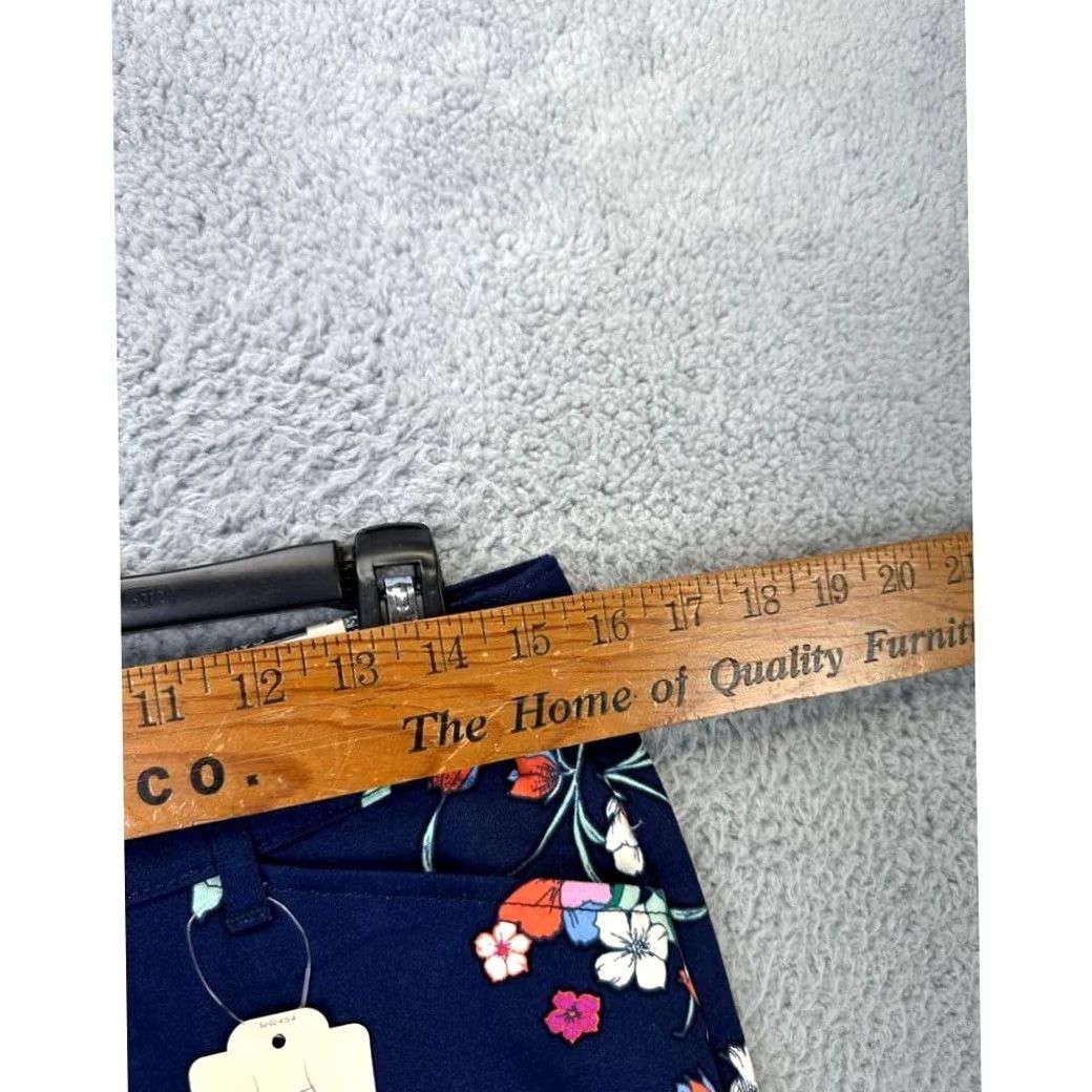Vintage St. John's Bay Pants Womens 8 Capri Mid Rise Floral Navy Blue Pockets New Ladies XS? Size 30" / US 8 / IT 44 - 6 Thumbnail