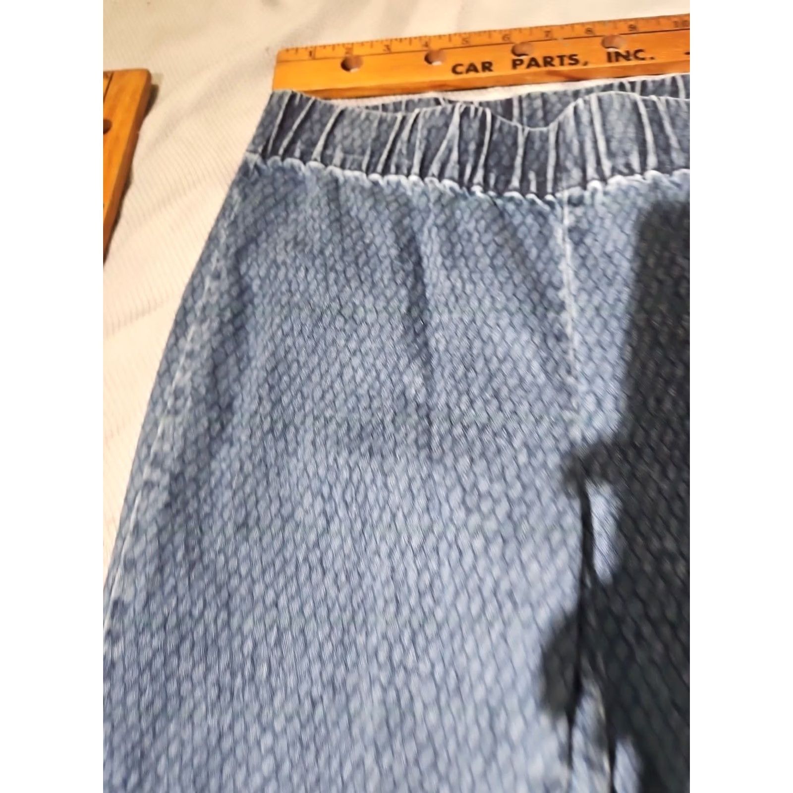 Soft Surroundings Soft Surroundings Pants Womens Small Blue Diamond Textured Snake Print Pull On Jegging Capris Size 28" / US 6 / IT 42 - 3 Thumbnail