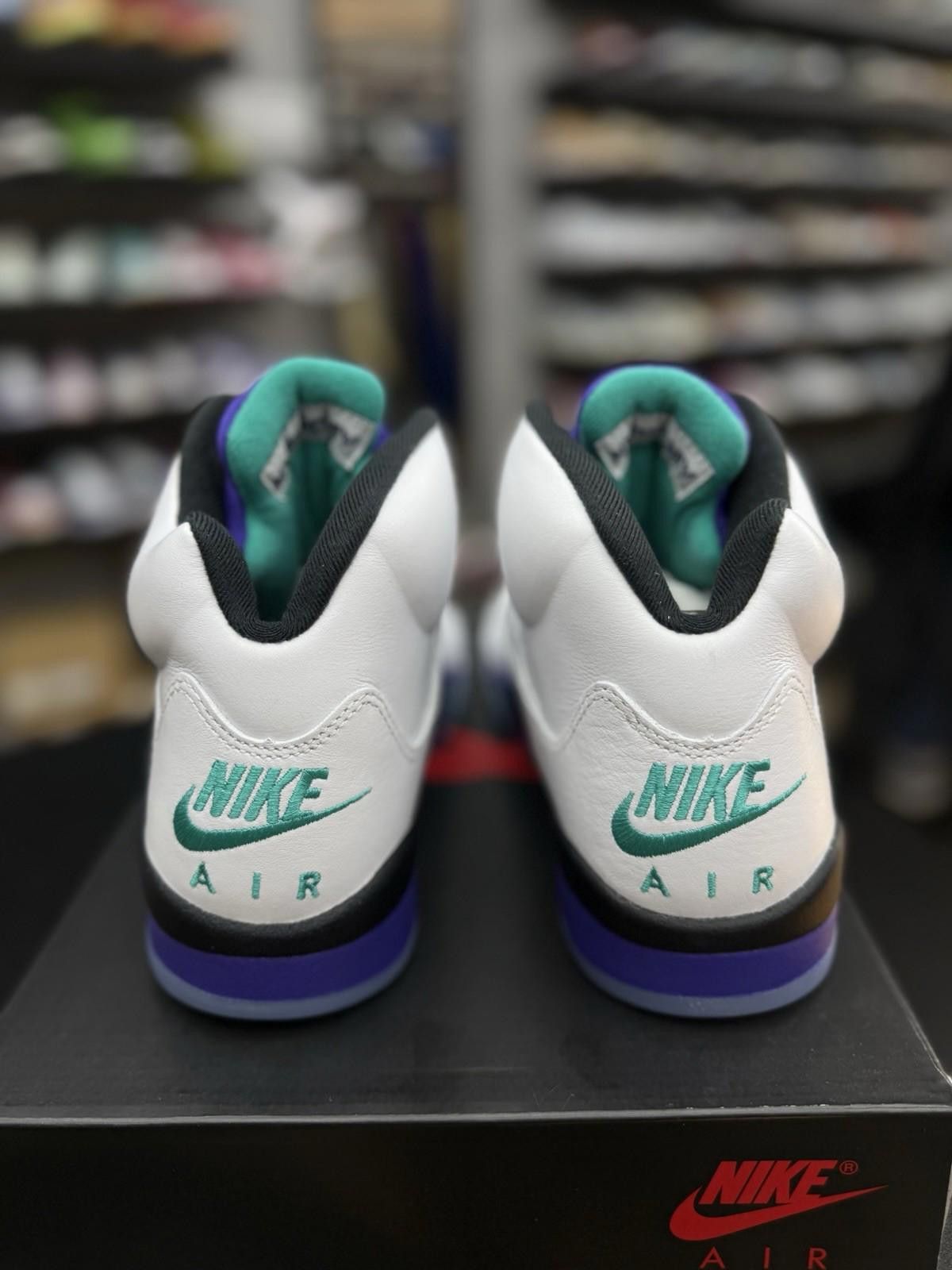 Jordan Brand Size 10 - Air Jordan 5 Retro 2025 Grape (HQ7978-100) Size US 8.5 / EU 41-42 - 7 Thumbnail
