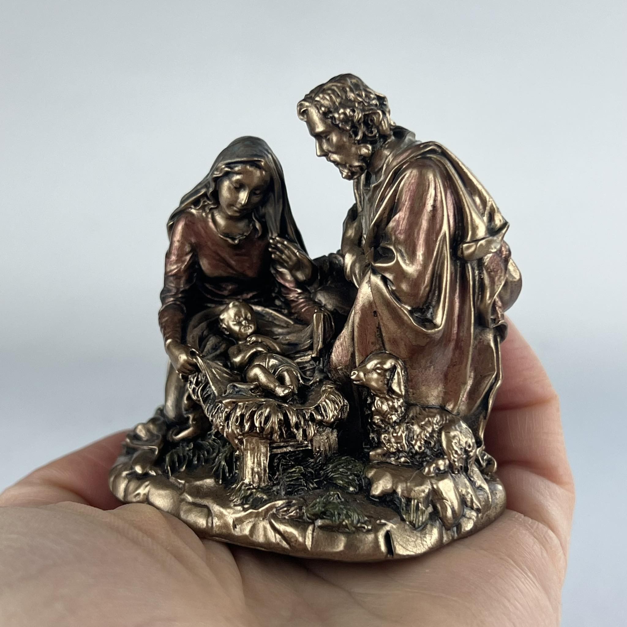 Vintage Beautiful small Figure Polystone Bronze Decor Made in Italy Size ONE SIZE - 1 Thumbnail