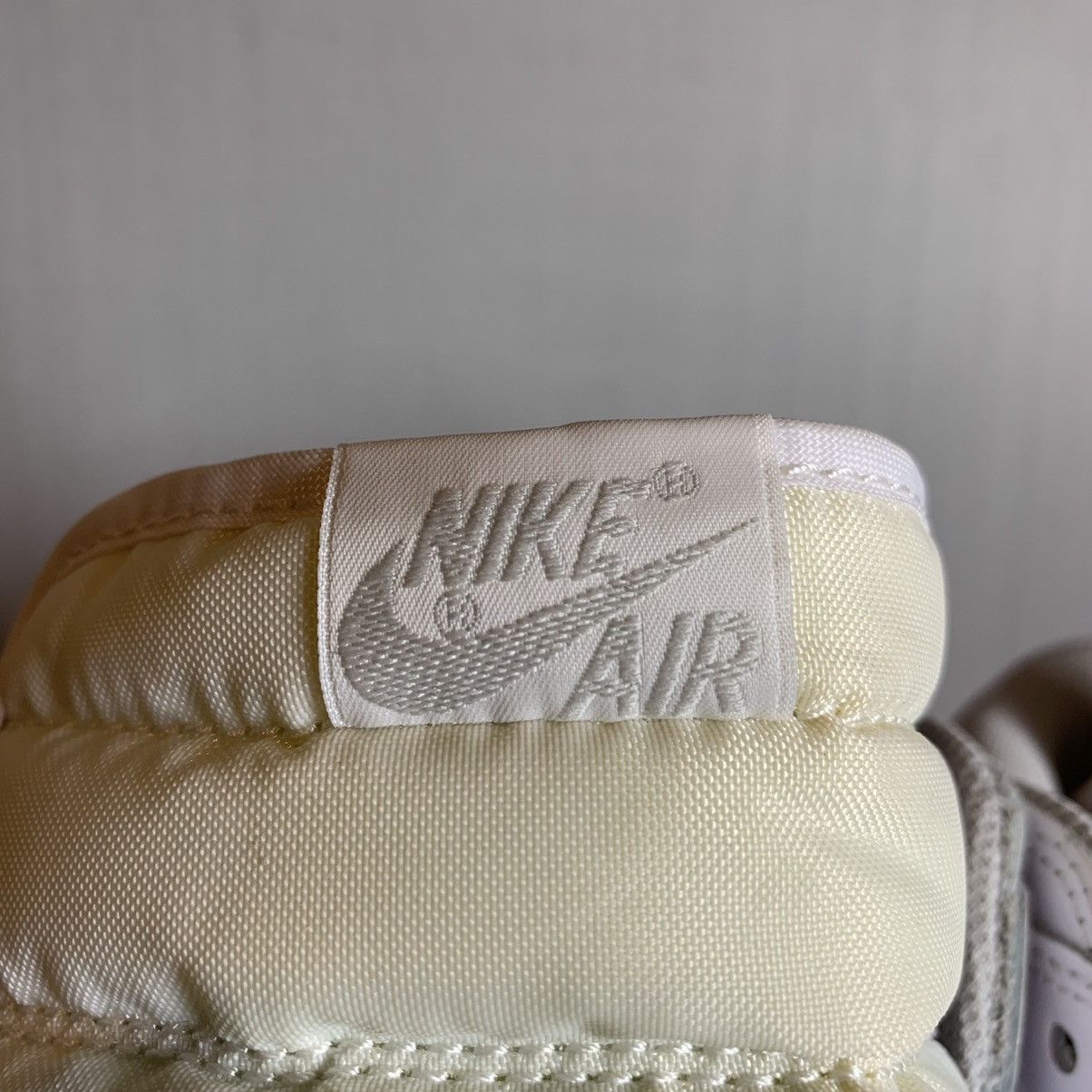 Jordan Brand × Nike Jordan 1 Retro High 85 Neutral Grey Size US 11 / EU 44 - 17 Thumbnail