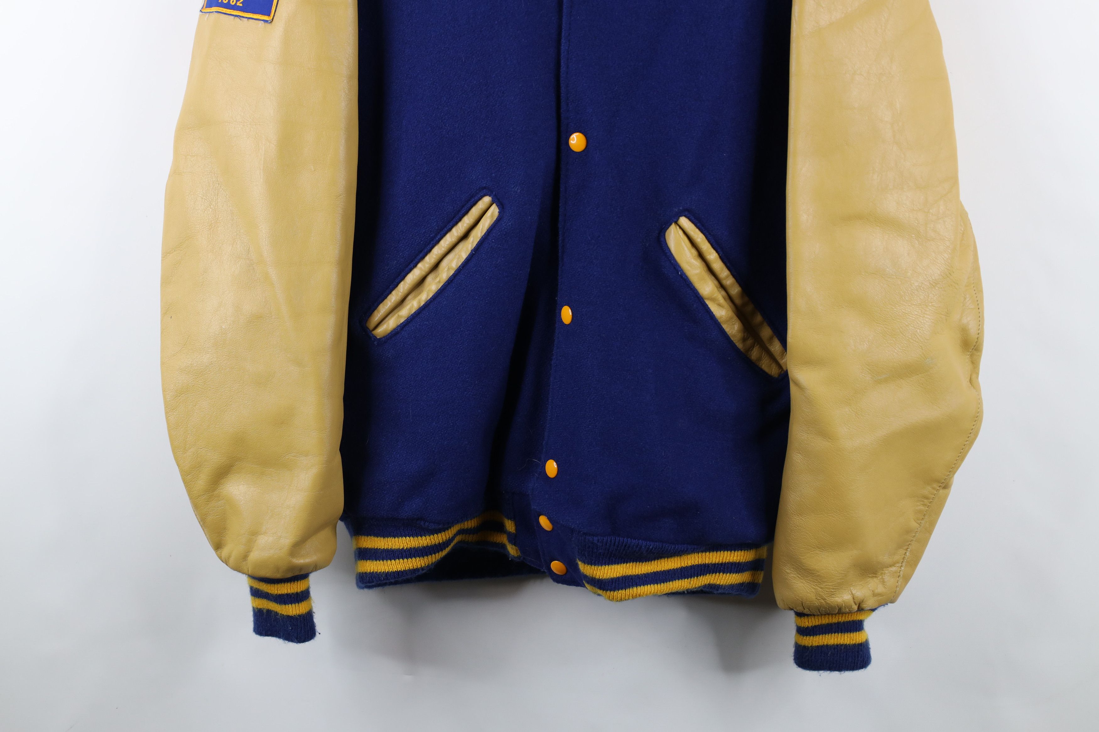 Vintage Vintage 80s Conference 1982 Football Varsity Jacket USA Size US L / EU 52-54 / 3 - 3 Thumbnail