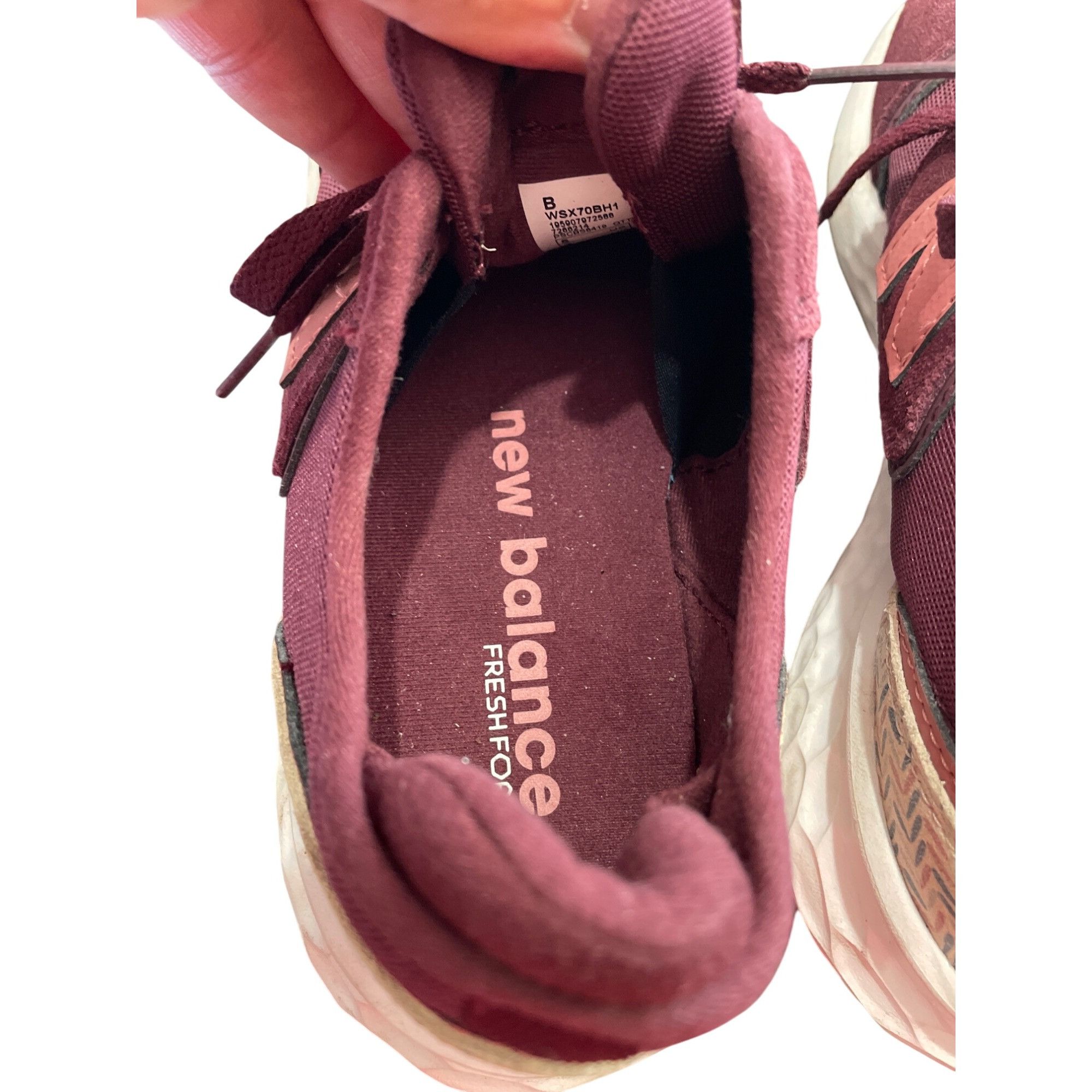 New Balance New Balance Fresh Foam Womens Red Sneakers shoes size 5 SKU Size US 5 / IT 35 - 9 Thumbnail