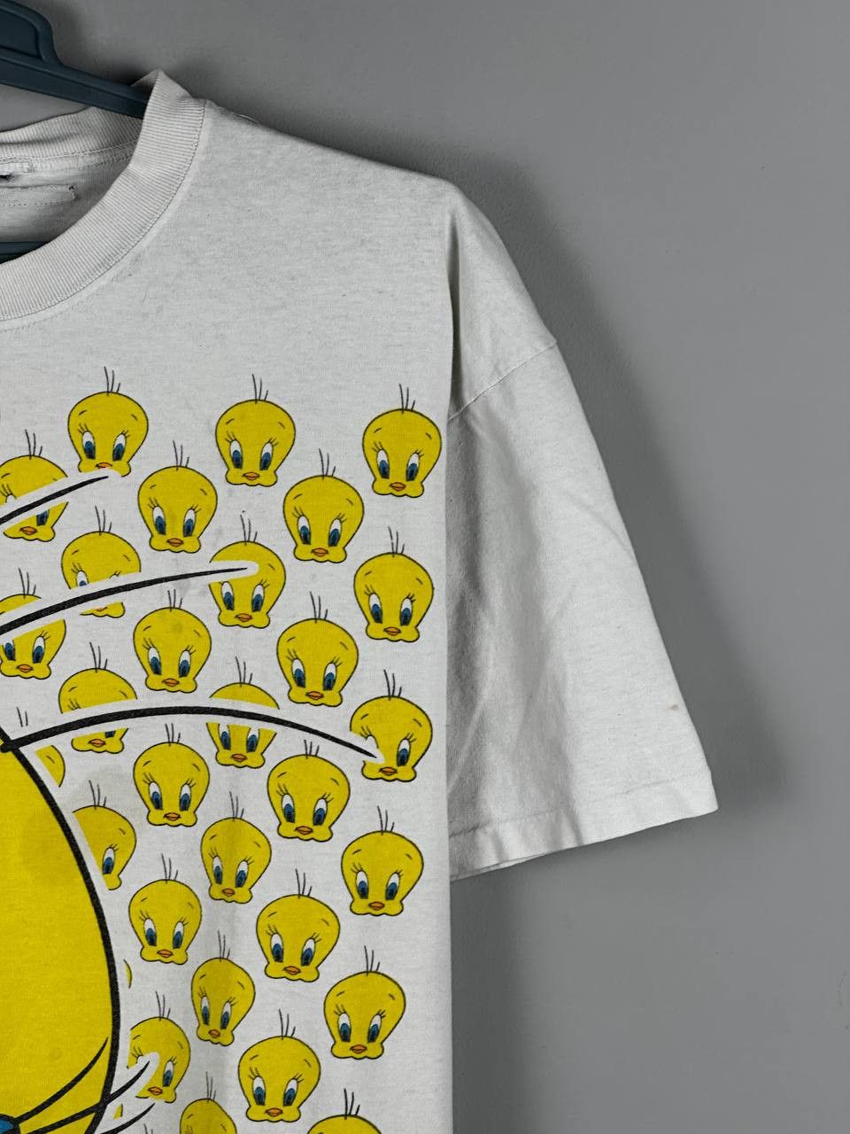 Vintage Vintage 1993 Tweety Bird Looney Toones T Shirt All Over Prin Size US L / EU 52-54 / 3 - 6 Thumbnail