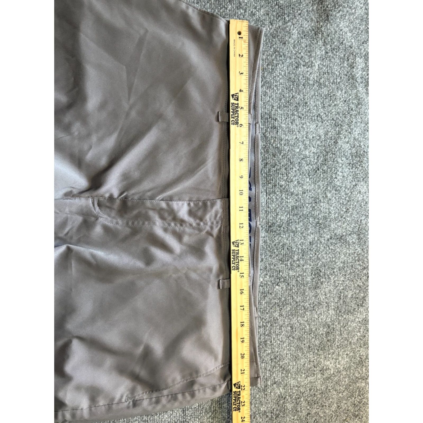 PGA Tour PGA TOUR Shorts Mens 44 Gray Lightweight Performance Chino Moisture Wicking Quick Dry Flat Front Casual Regular Fit Baseball? Wait. Size US 36 / EU 52 - 3 Thumbnail